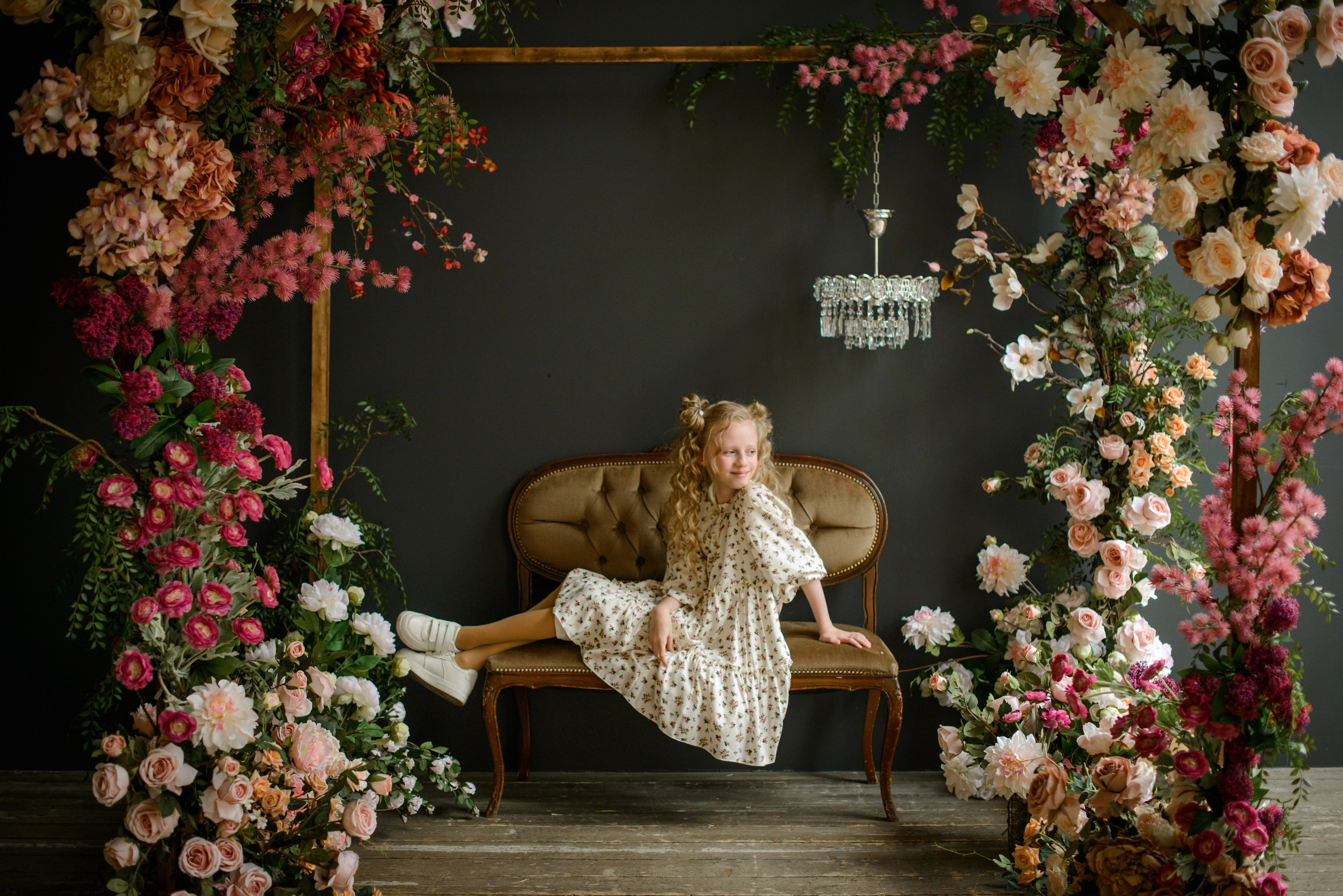 Photo shoot of a girl with goslings and a hat. Photographer Elena Carruthers, Scotland