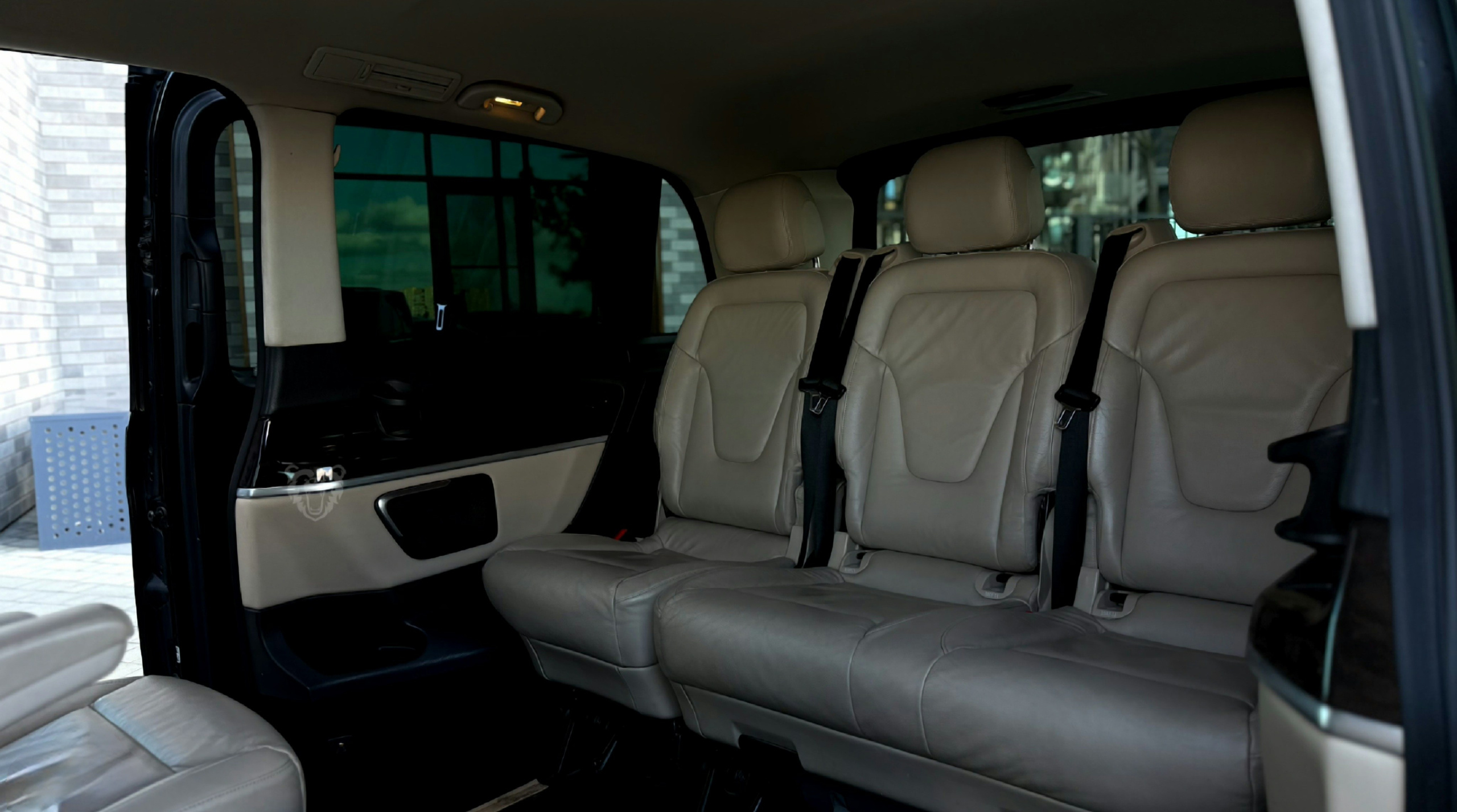 Услуги. Аренда премиум автомобилей в Астрахани