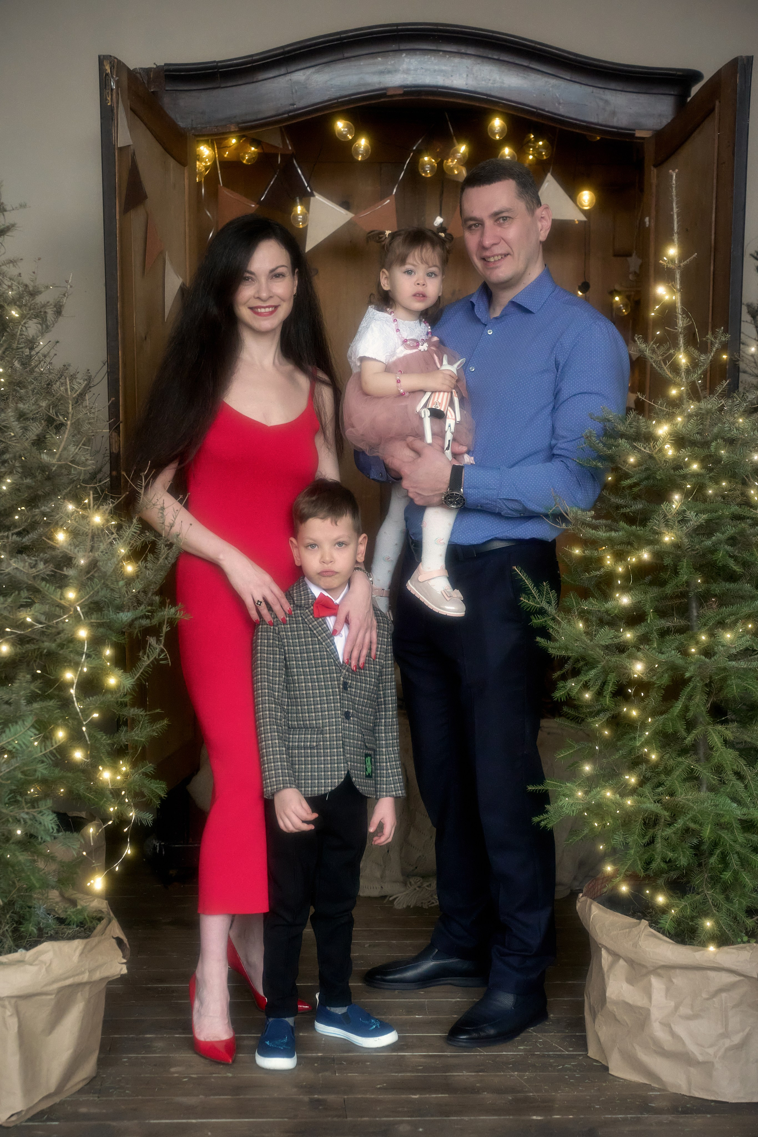 Семейная новогодняя фотосессия. Мартазова Екатерина фотограф. Екатеринбург