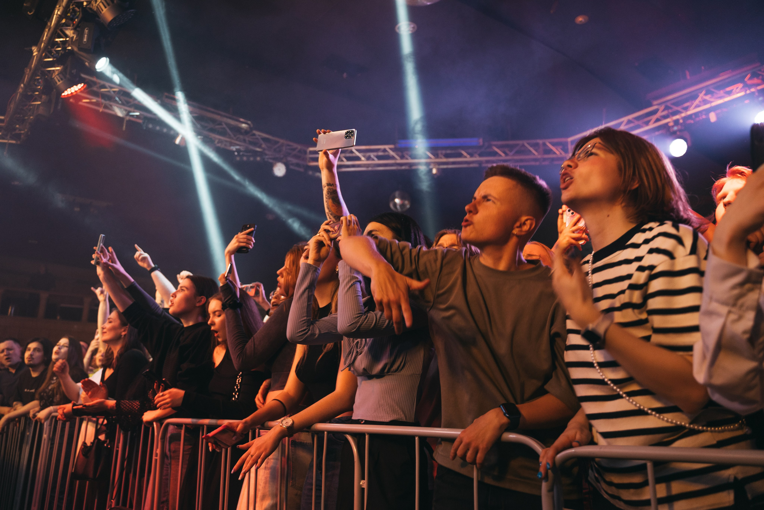 Концерт группы «The Hatters» 4.04.24. Репортажный и свадебный фотограф в Сургуте