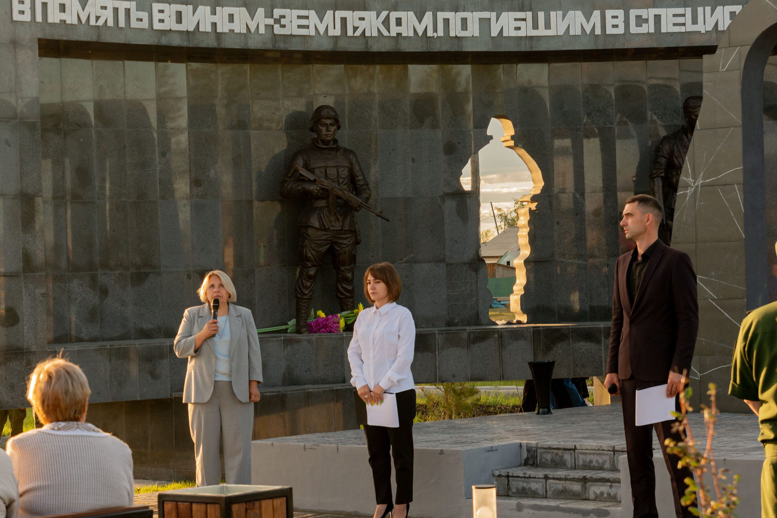 Открытие мемориального комплекса. Фотограф широкого профиля Чита-Цасучей
