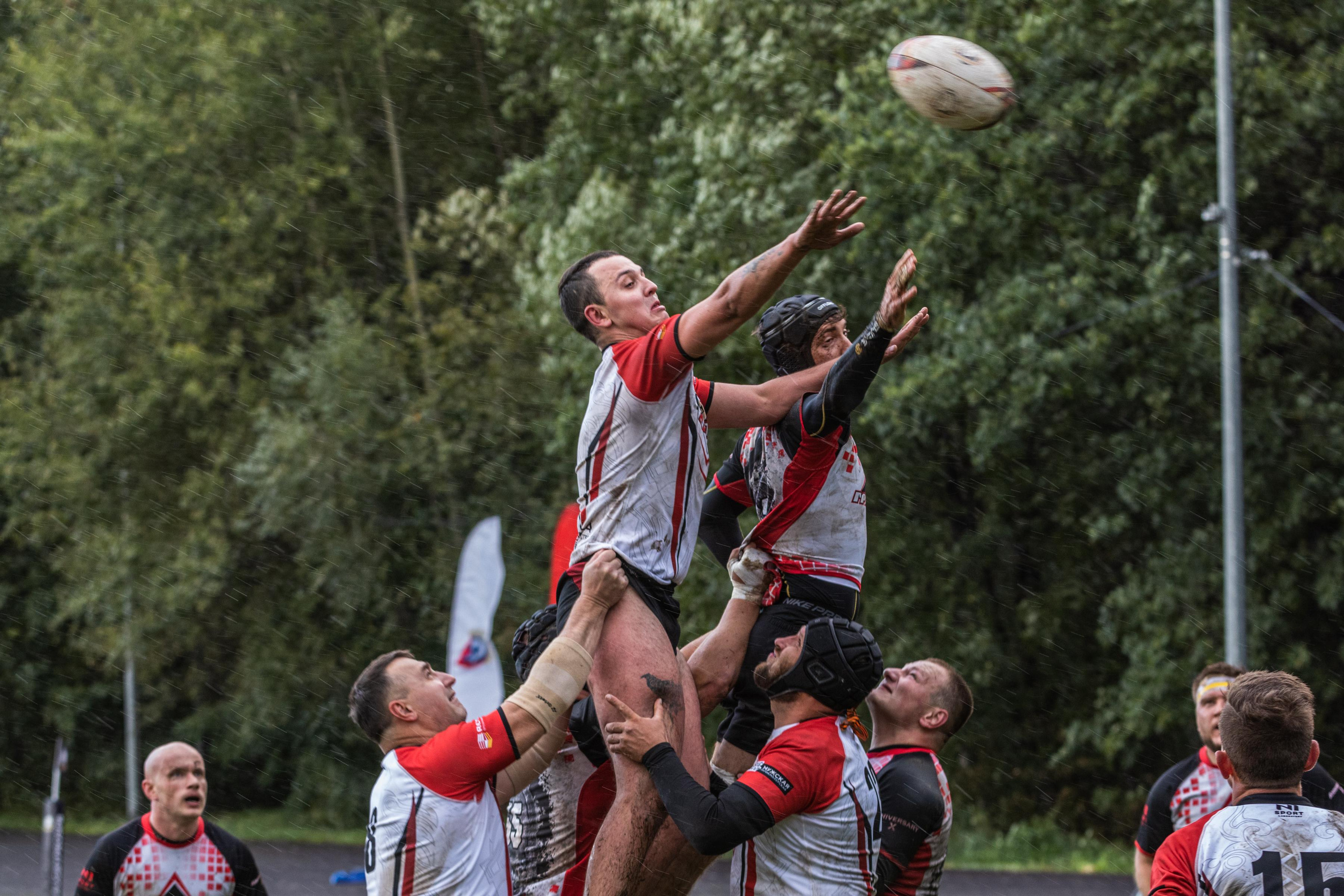 спортивный фотограф Анна Зиновева фотографирует регби