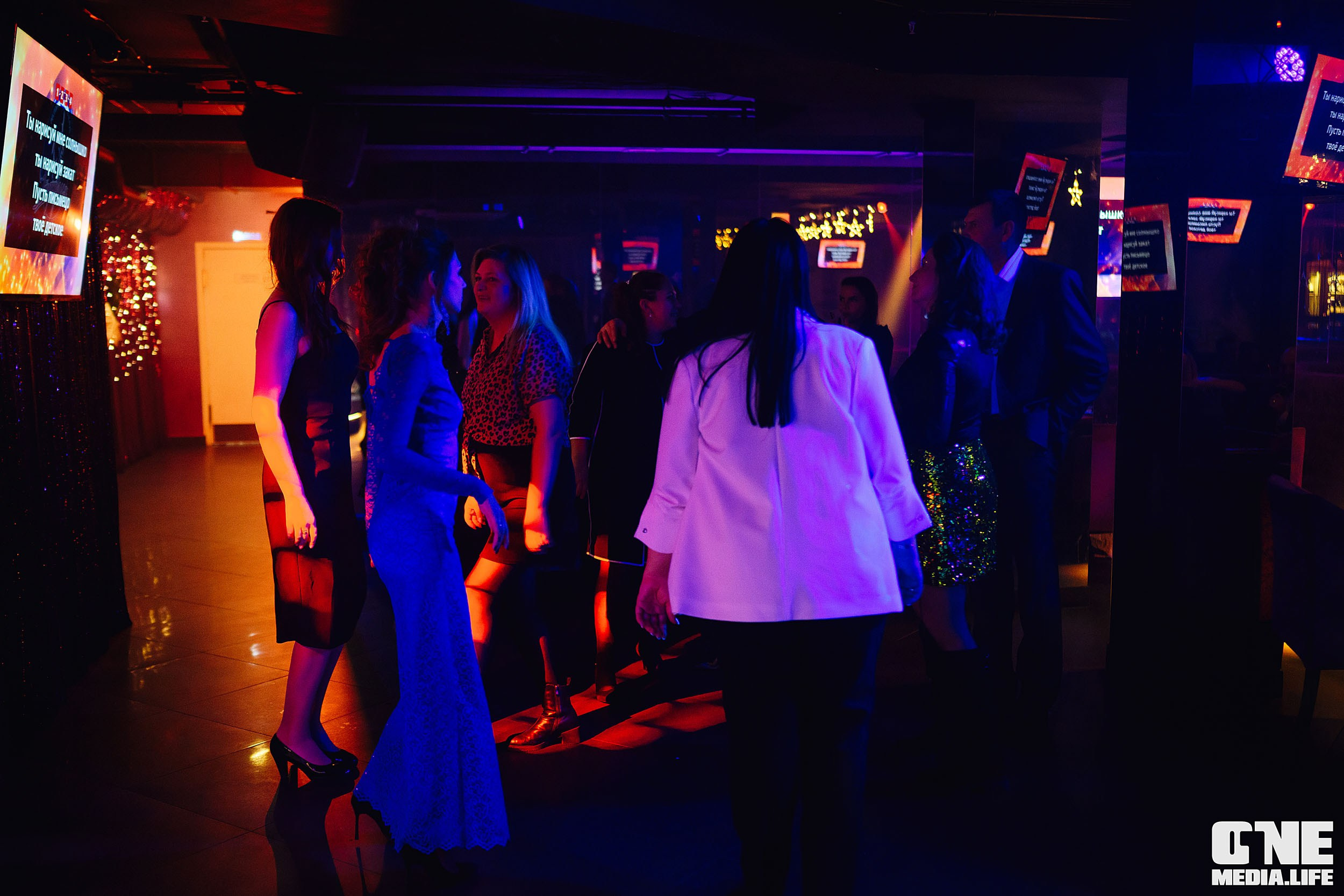 Фоторепортаж из караоке-клуба Эйфория. One Media Life: фоторепортажи, фотоотчеты с мероприятий и заведений