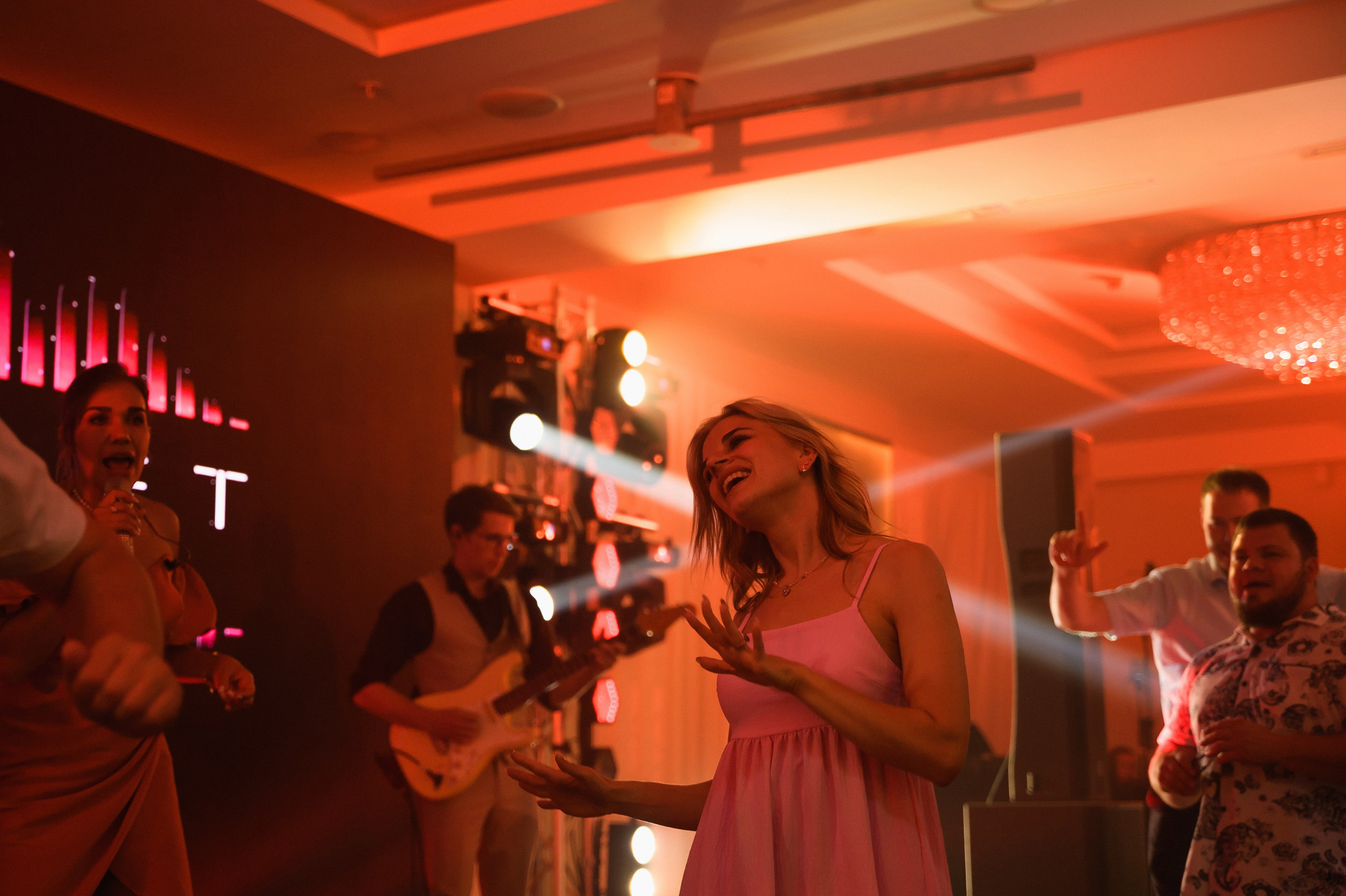 ДОМ-СТРОЙ. Свадебный фотограф в Новосибирске Алена Цизман