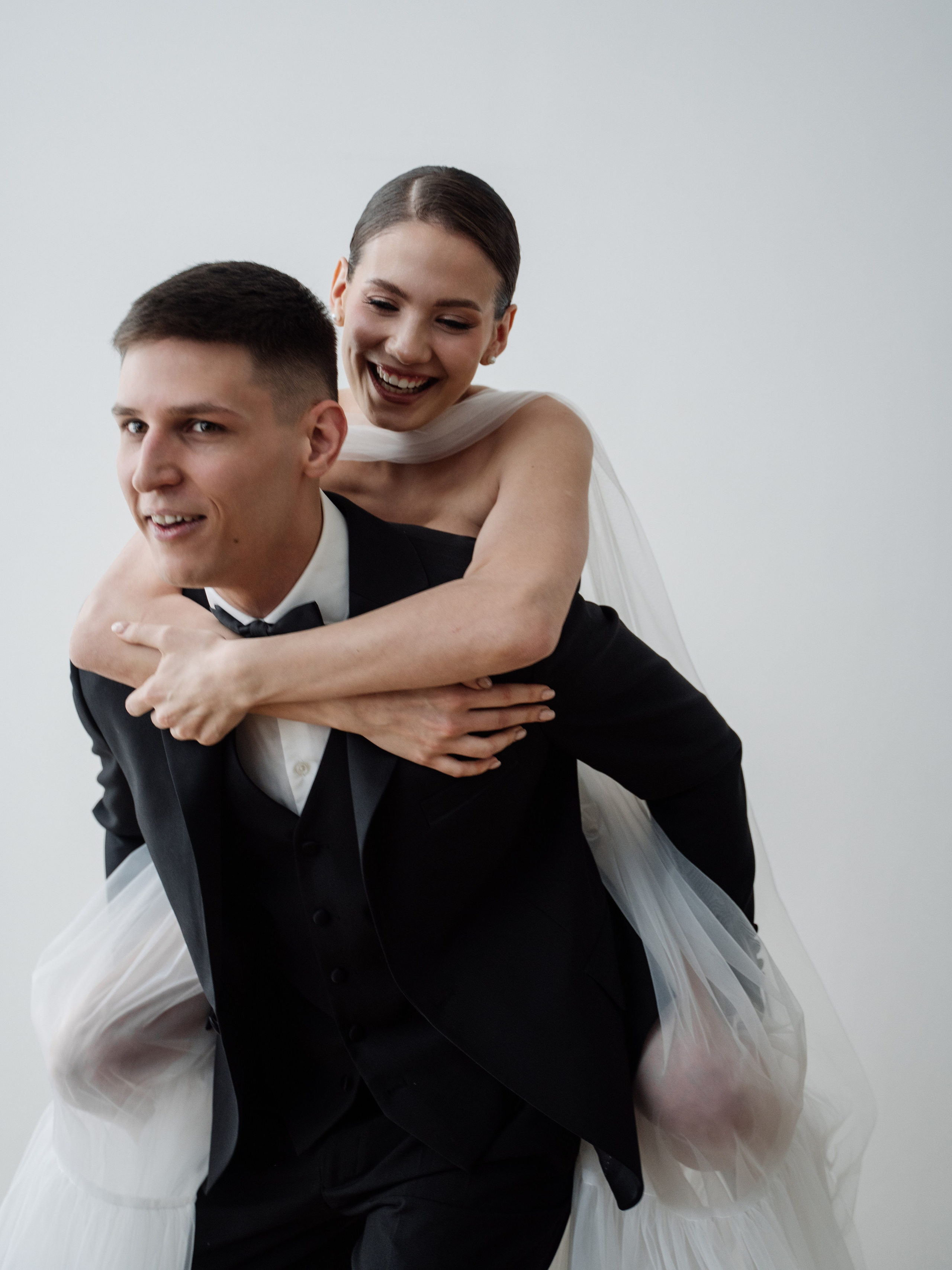 Свадебное портфолио. Дипломированный фотограф в Новосибирске. Фотографирую свадьбы, репортажи, индивидуальные фотосессии, lovestory(семейные)