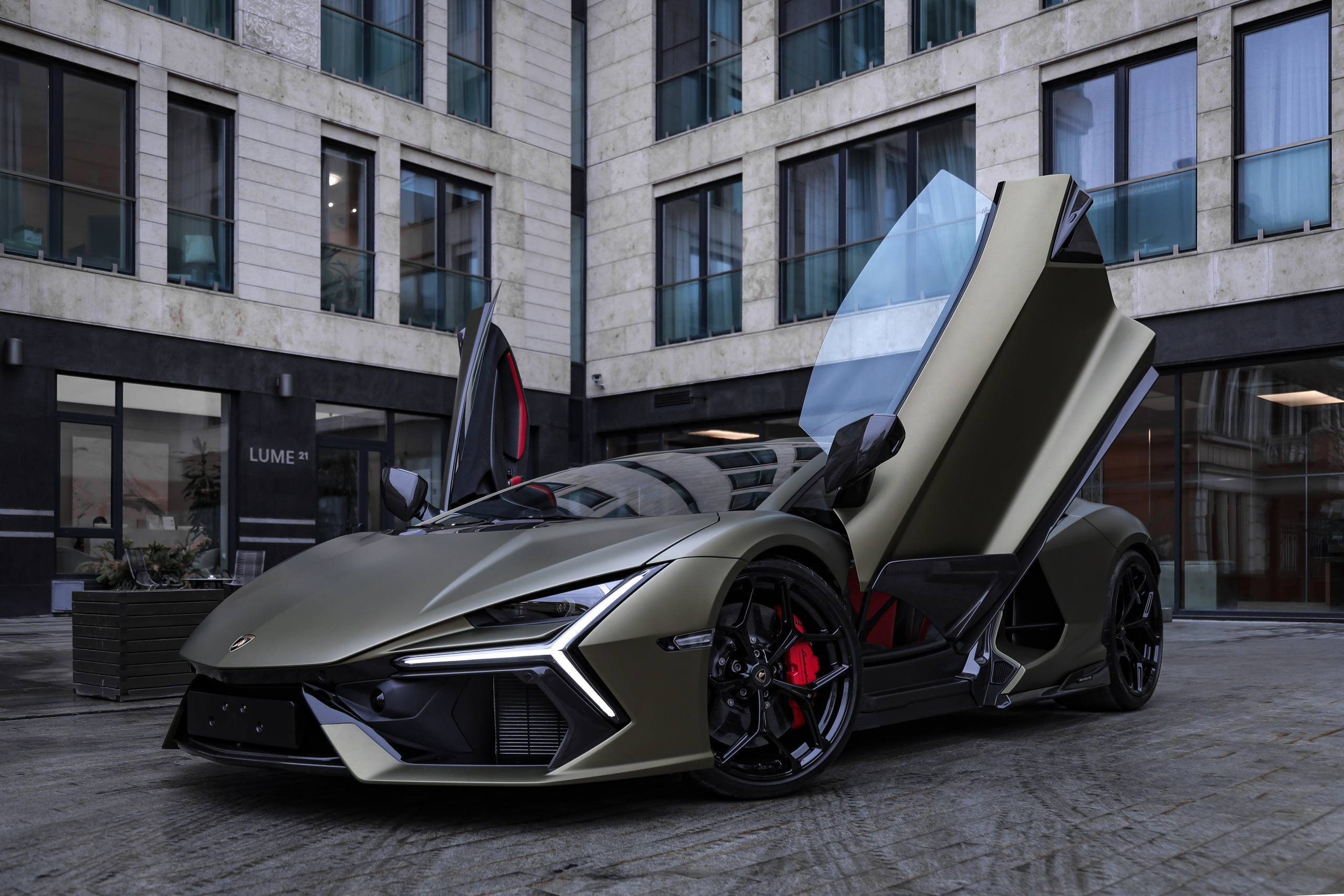 2024 Lamborghini Revuelto 6.5 AMT. Mixturecaptures