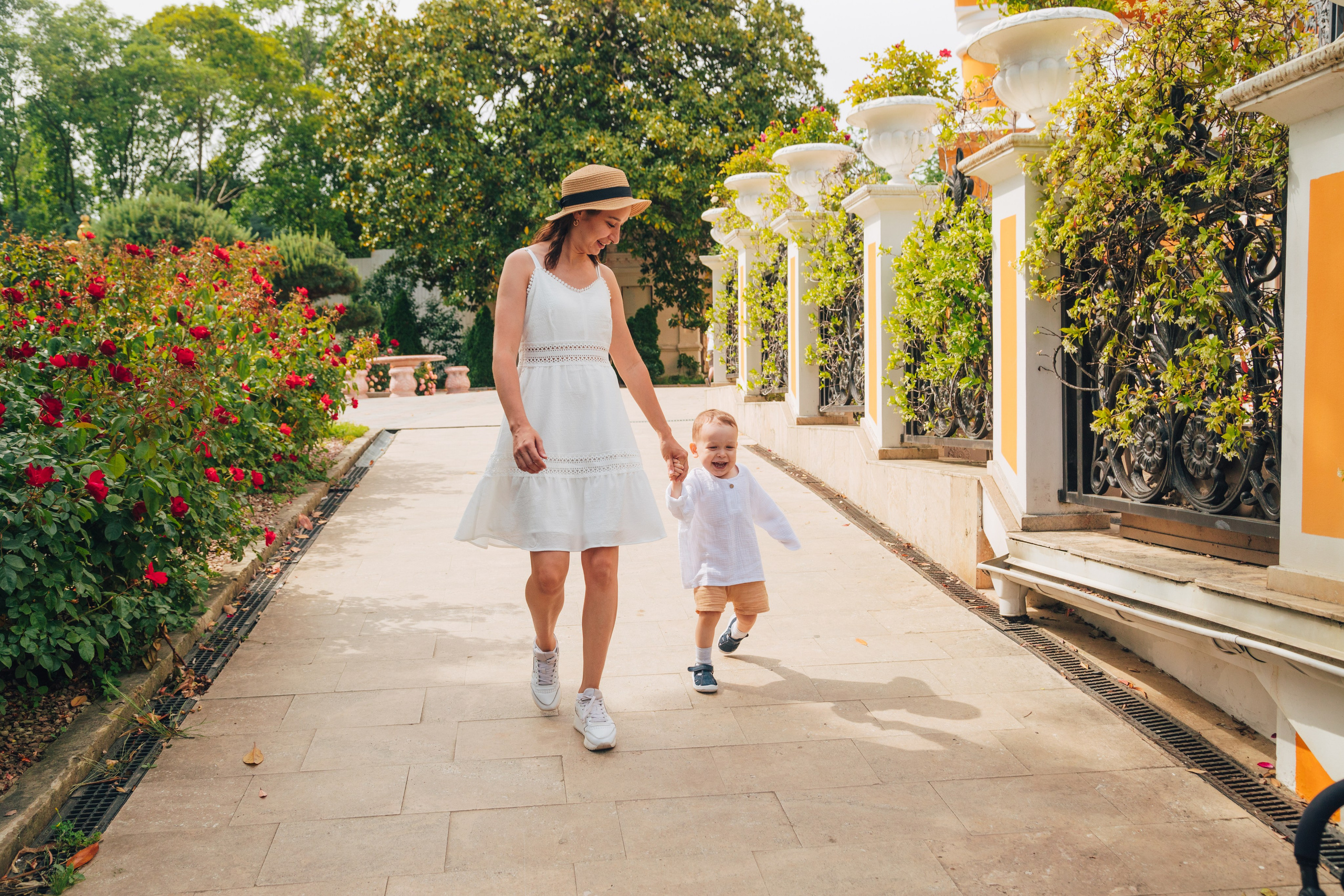 Дима, Ляйсан и Миша на Ривьере (Май 2025 г.). Фотограф Сочи, Адлер, Красная Поляна — Вероника Радченко