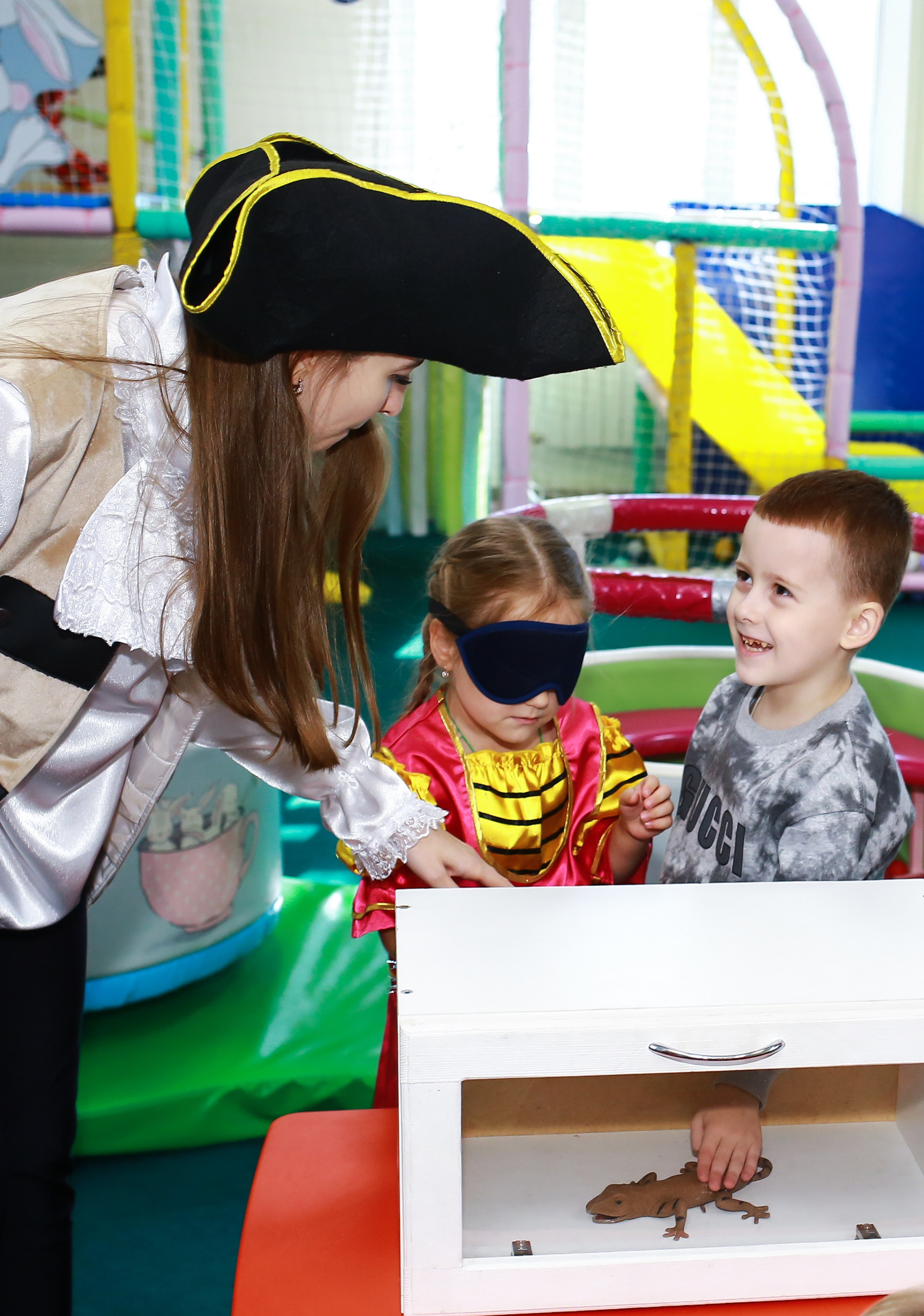 Белый кролик. Форд Боярд. Фотограф новорожденных и семейный фотограф НСО г. Бердск Марина Львова