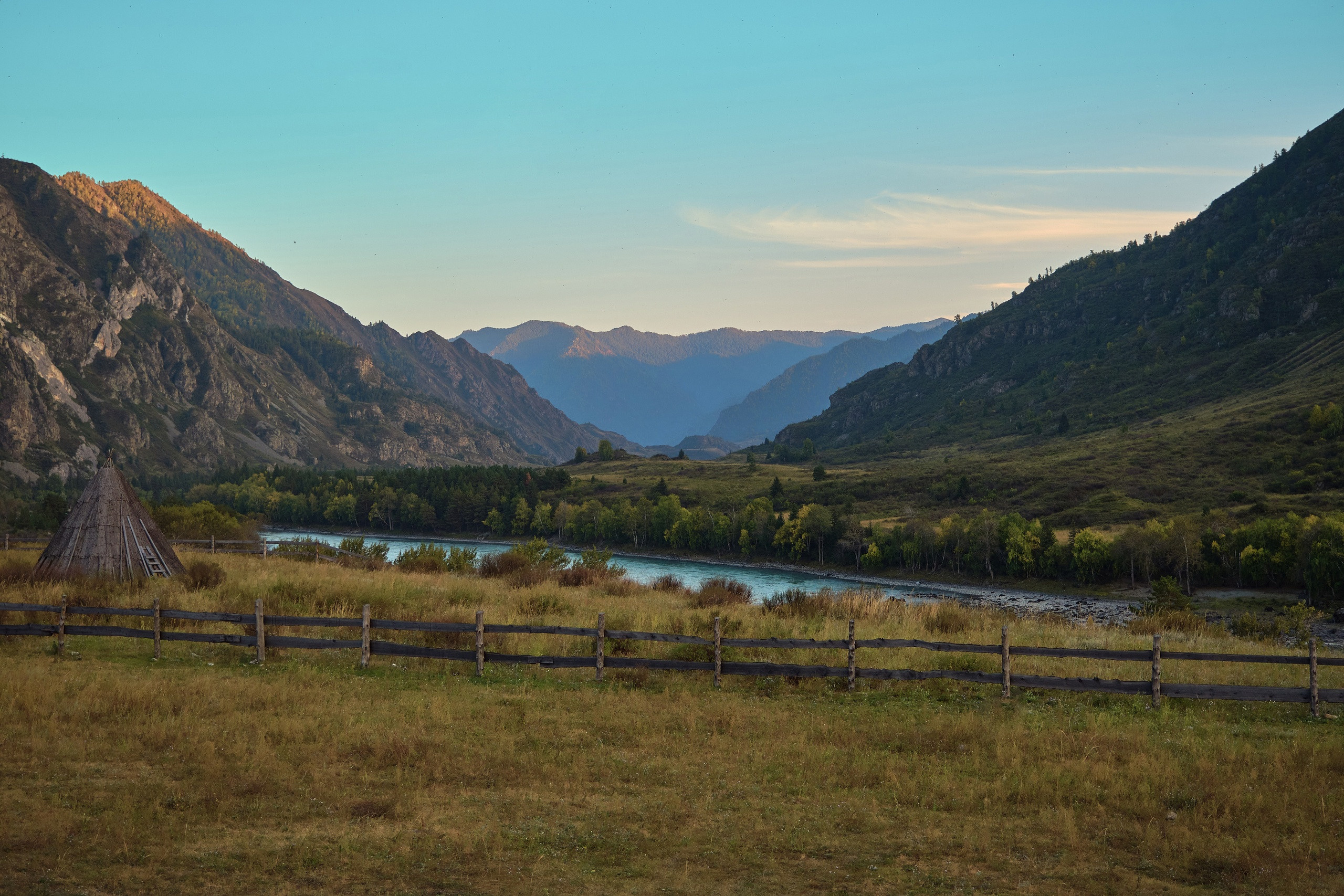 Пейзажный фотограф в Горном Алтае: съёмки природы и гор. Фотограф Опыт Качество Скорость Горный Алтай Барнаул