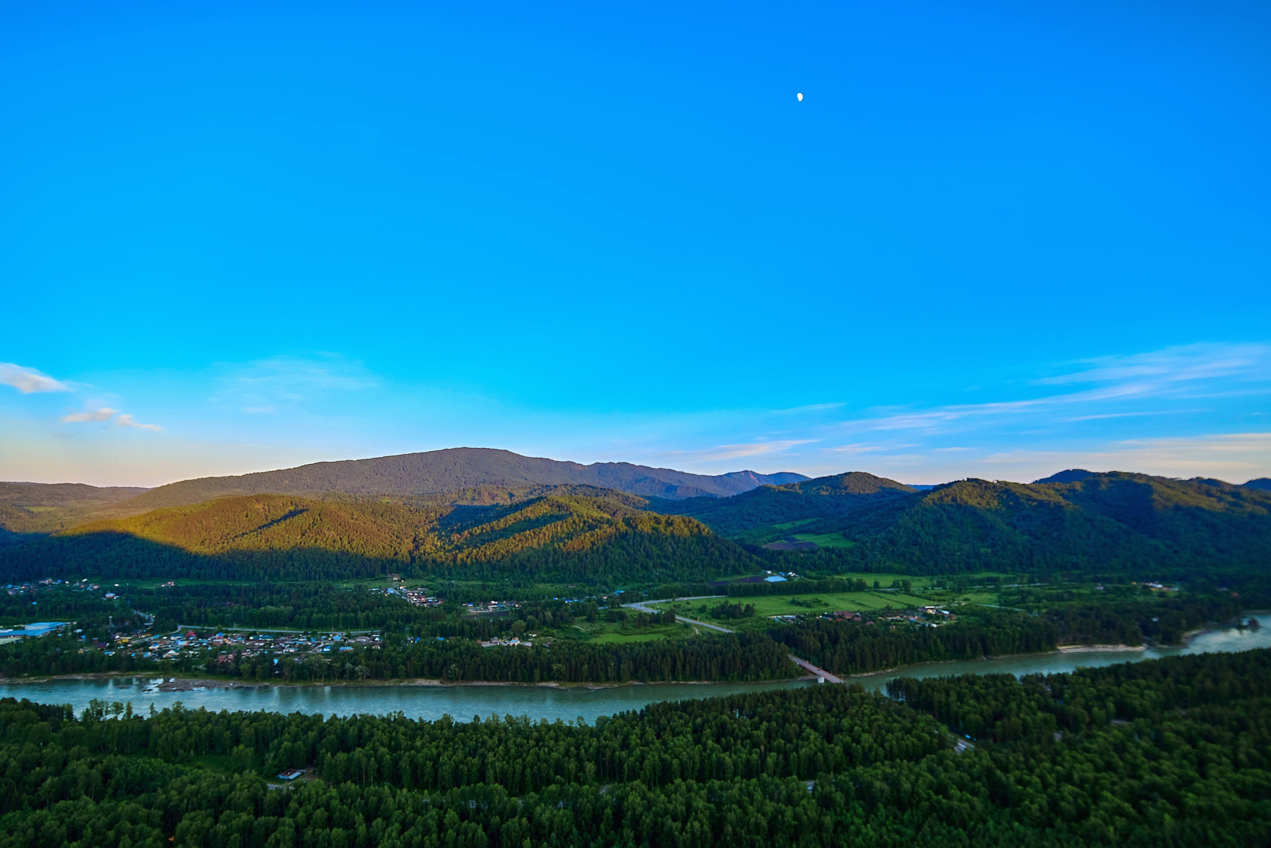 Пейзажный фотограф в Горном Алтае: съёмки природы и гор. Фотограф Опыт Качество Скорость Горный Алтай Барнаул