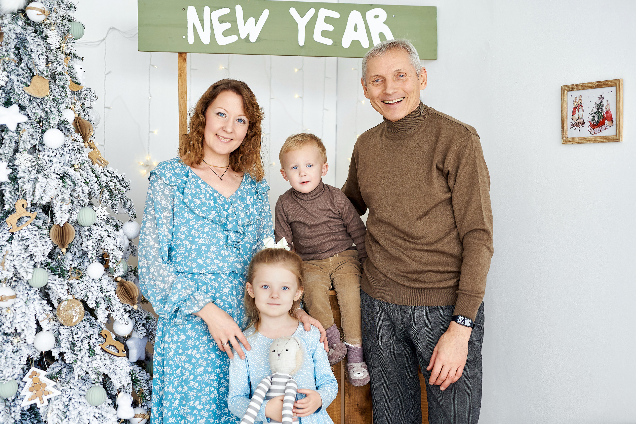 Алиса и семья. Новый год. Фотограф Опыт Качество Скорость Горный Алтай Барнаул