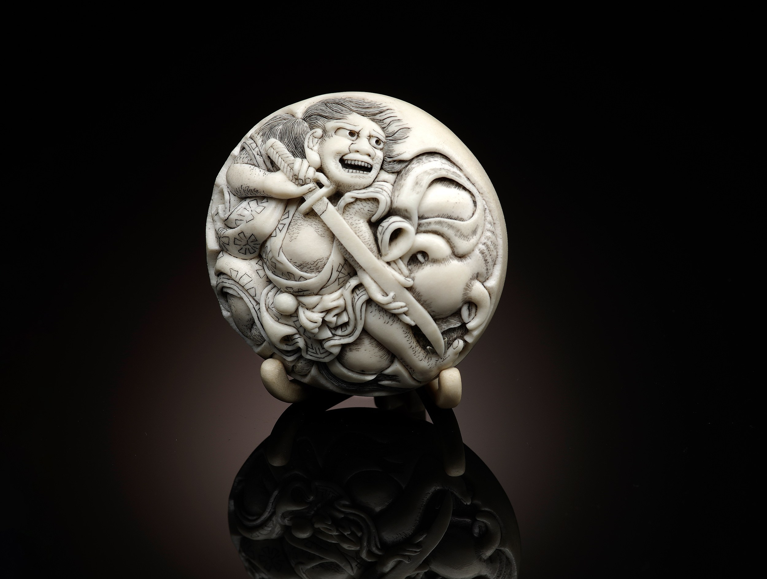 Камнерезные изделия. Предметная фотосъемка антиквариата, ювелирных украшений, камнерезных изделий, картин, предметов искусства и коллекционных предметов