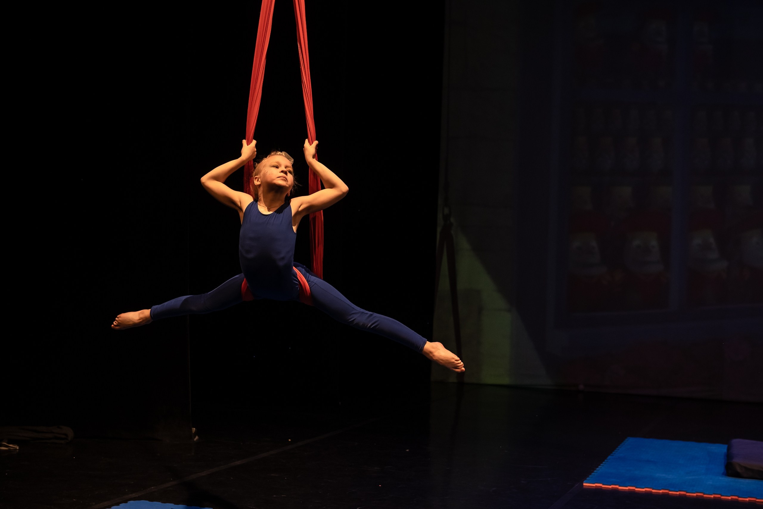 Отчетное выступление студии воздушной гимнастики Sport Evolution. Свадебный и семейный фотограф София Невская