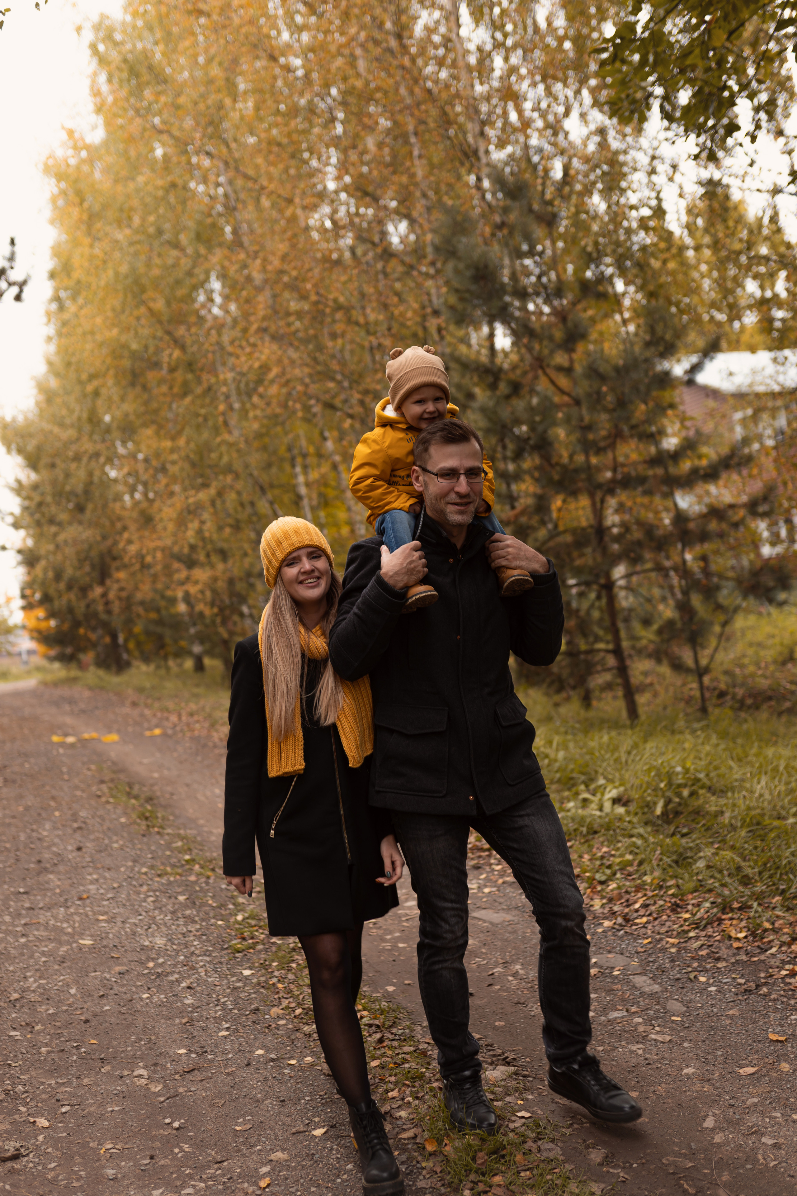 Осенняя прогулка Мишеньке 2 года. Фотограф новорожденных Москва, Домодедово