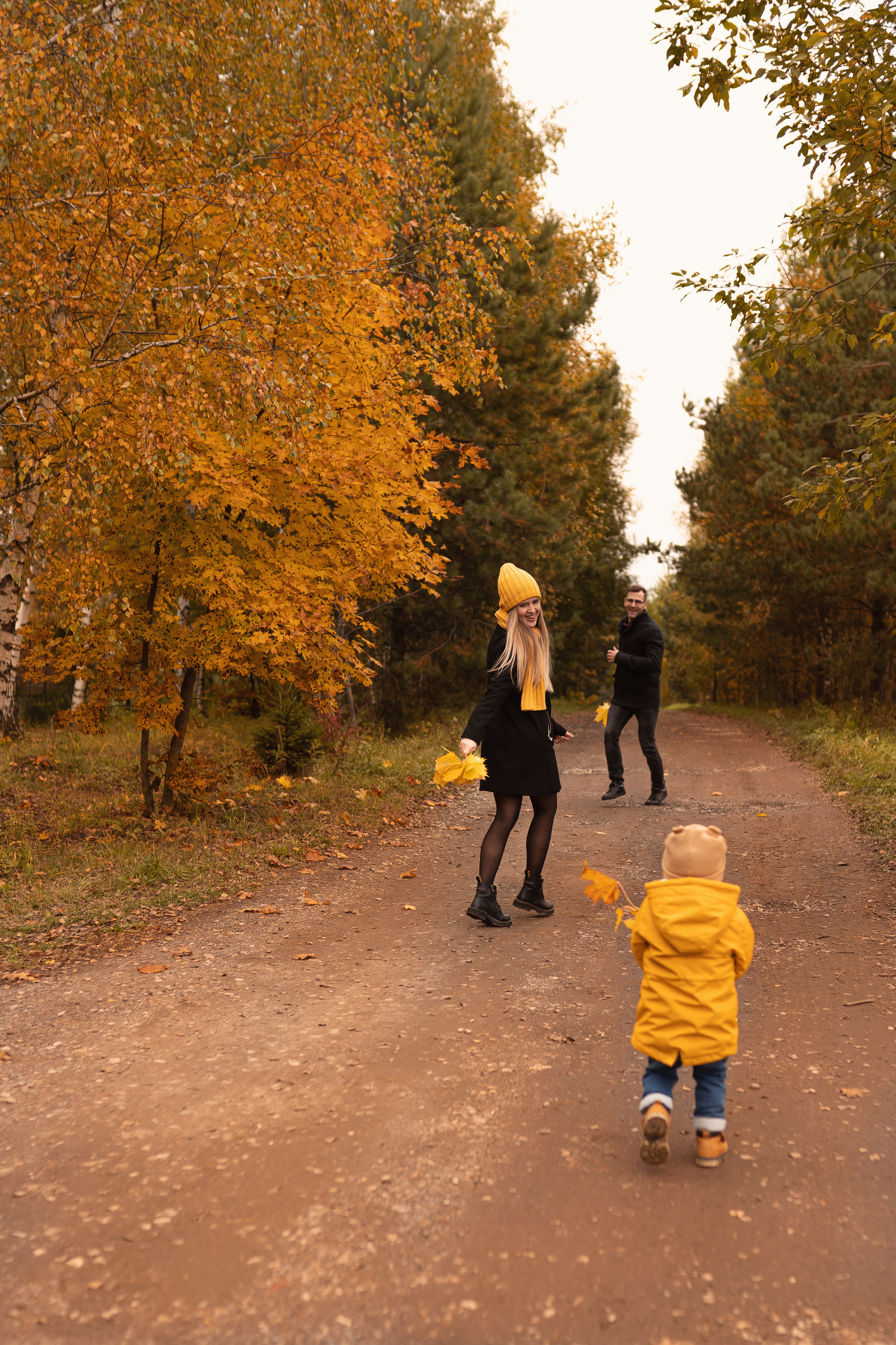 Осенняя прогулка Мишеньке 2 года. Фотограф новорожденных Москва, Домодедово
