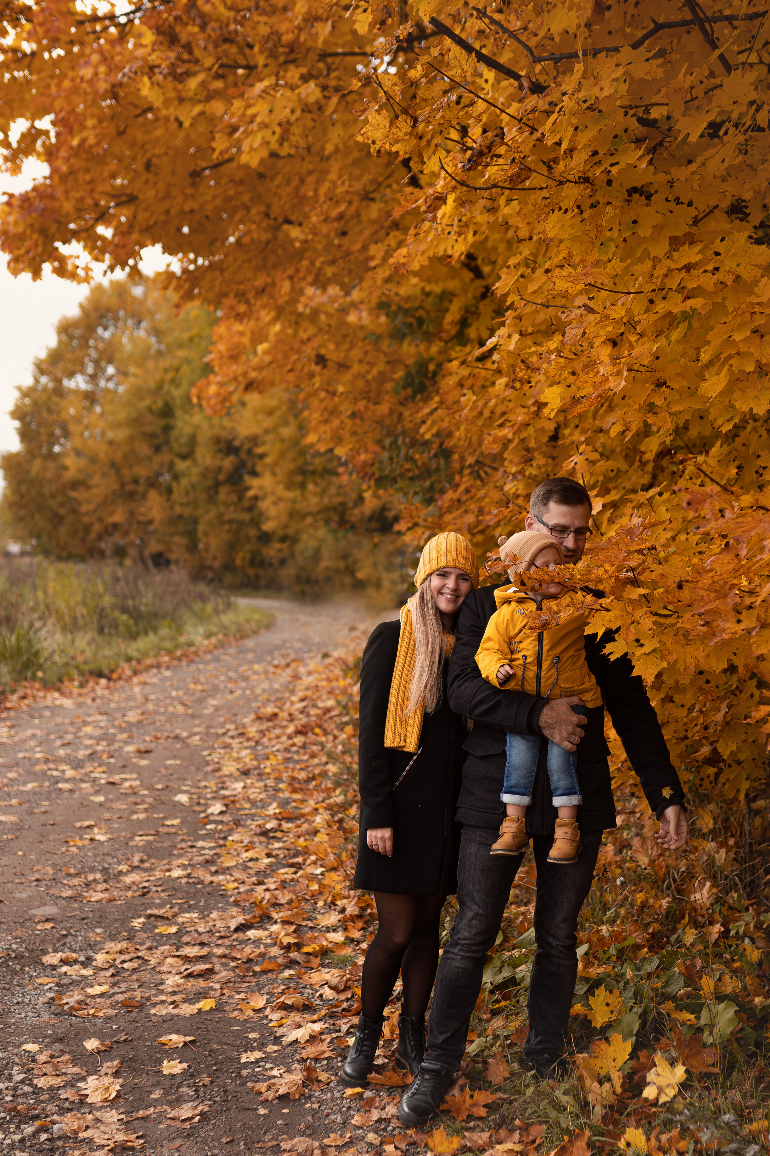 Осенняя прогулка Мишеньке 2 года. Фотограф новорожденных Москва, Домодедово