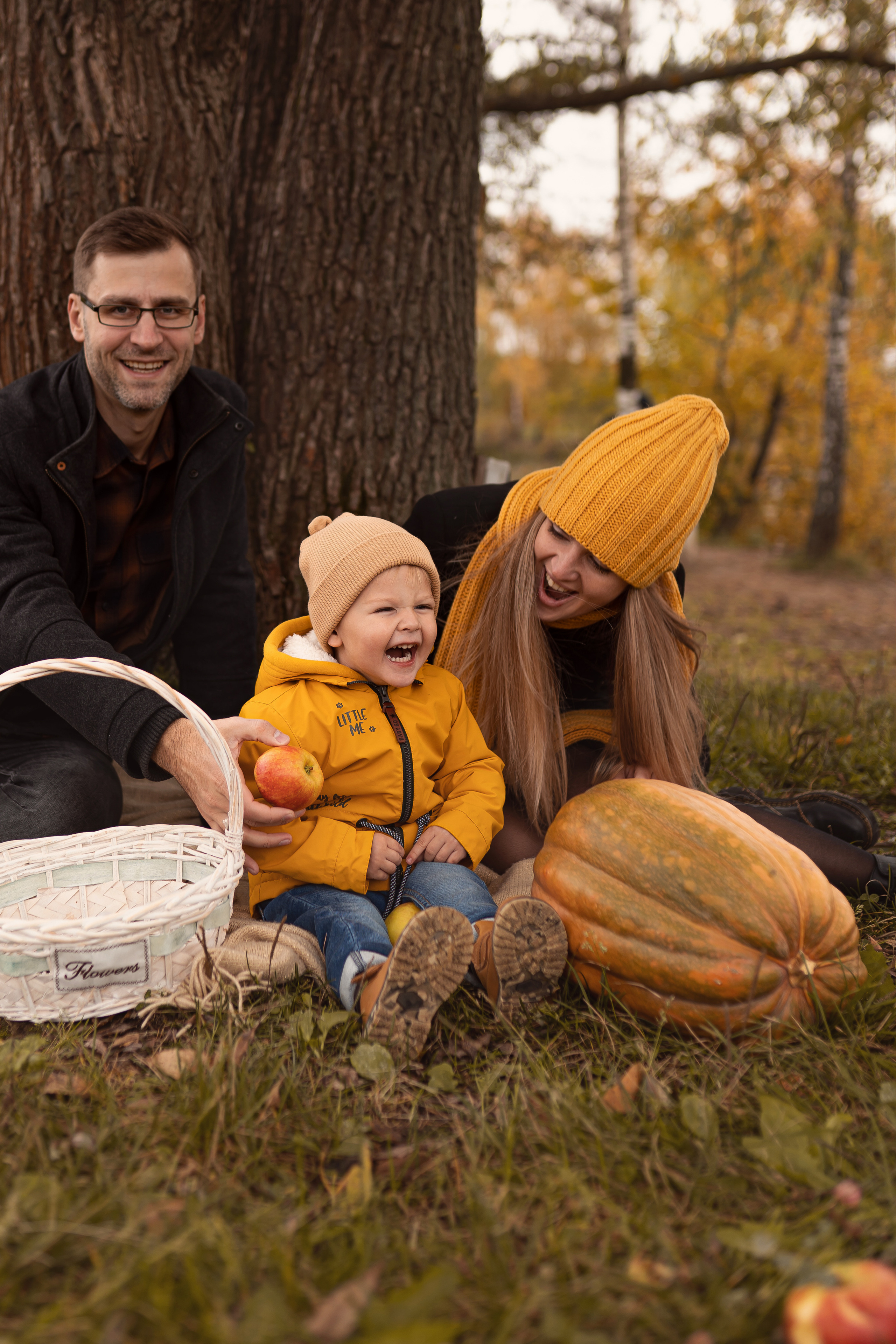 Осенняя прогулка Мишеньке 2 года. Фотограф новорожденных Москва, Домодедово