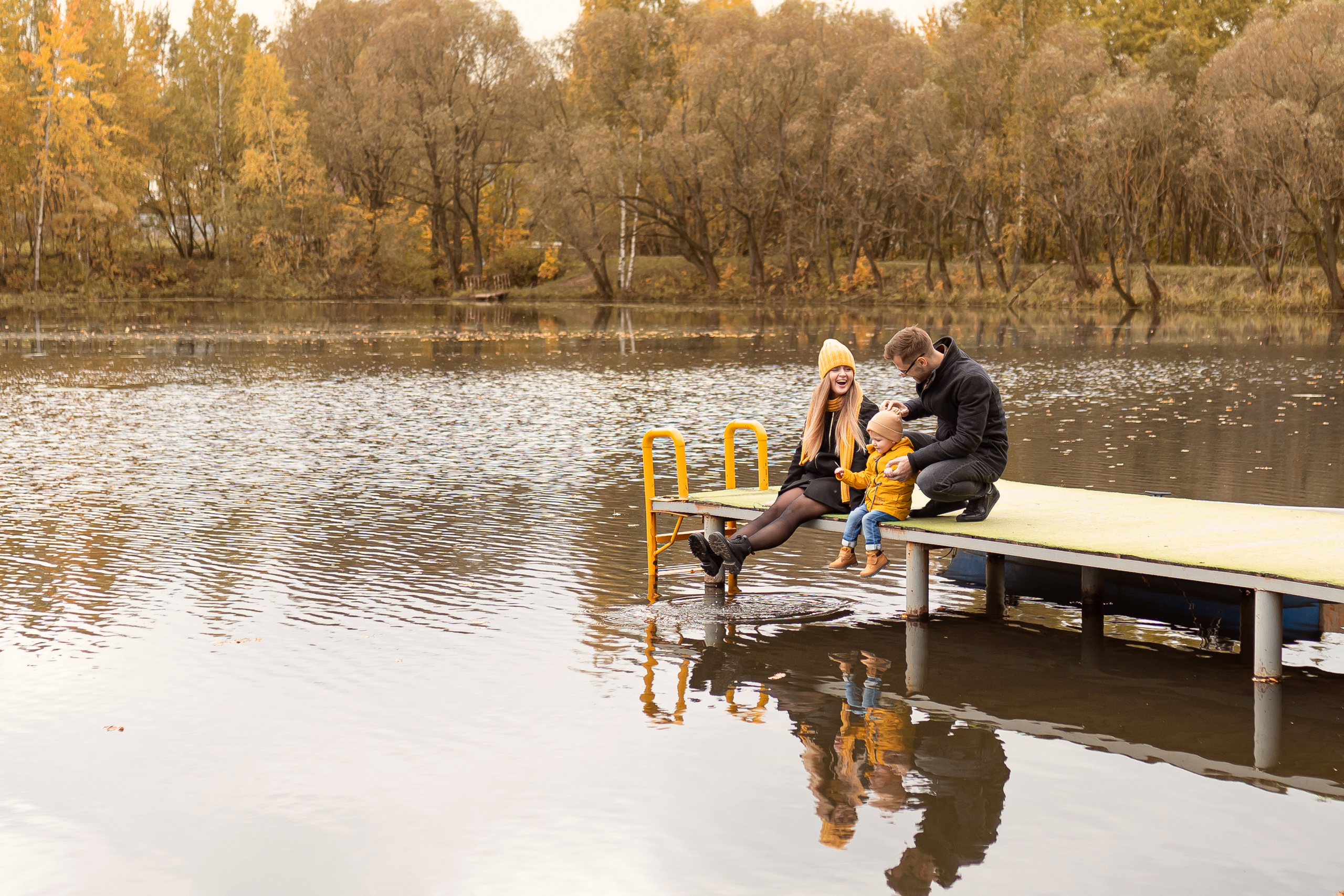 Осенняя прогулка Мишеньке 2 года. Фотограф новорожденных Москва, Домодедово