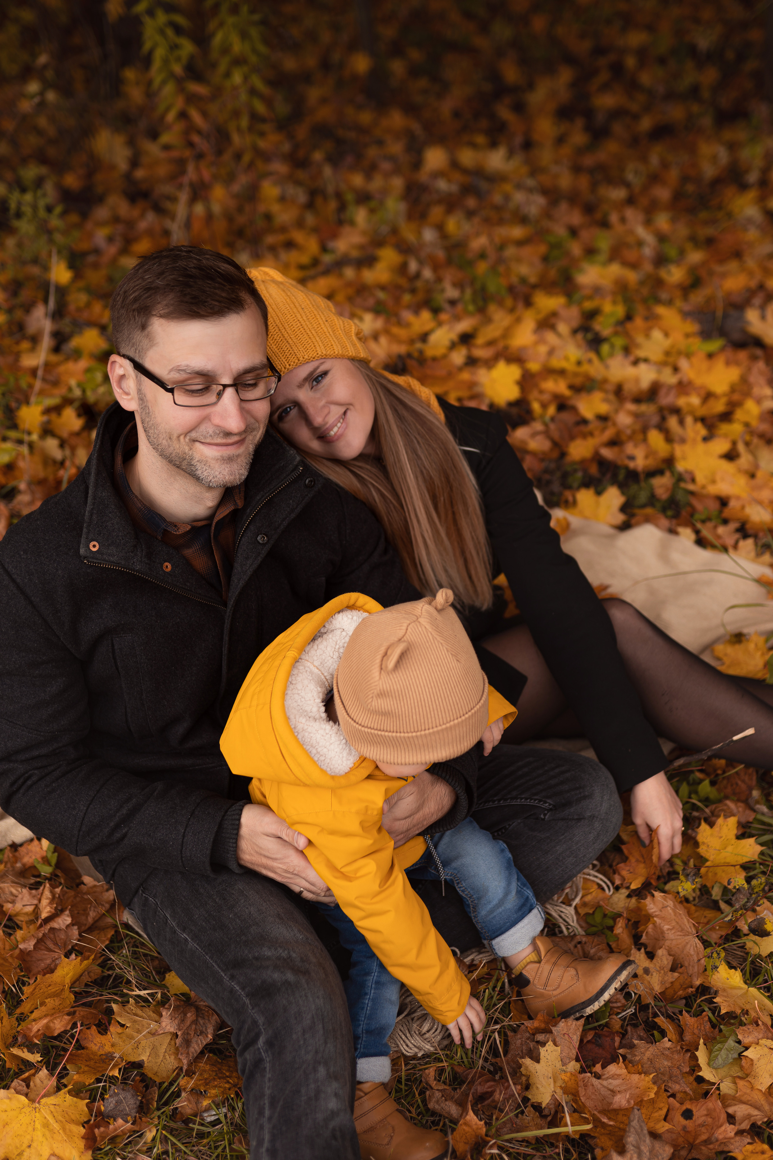 Осенняя прогулка Мишеньке 2 года. Фотограф новорожденных Москва, Домодедово