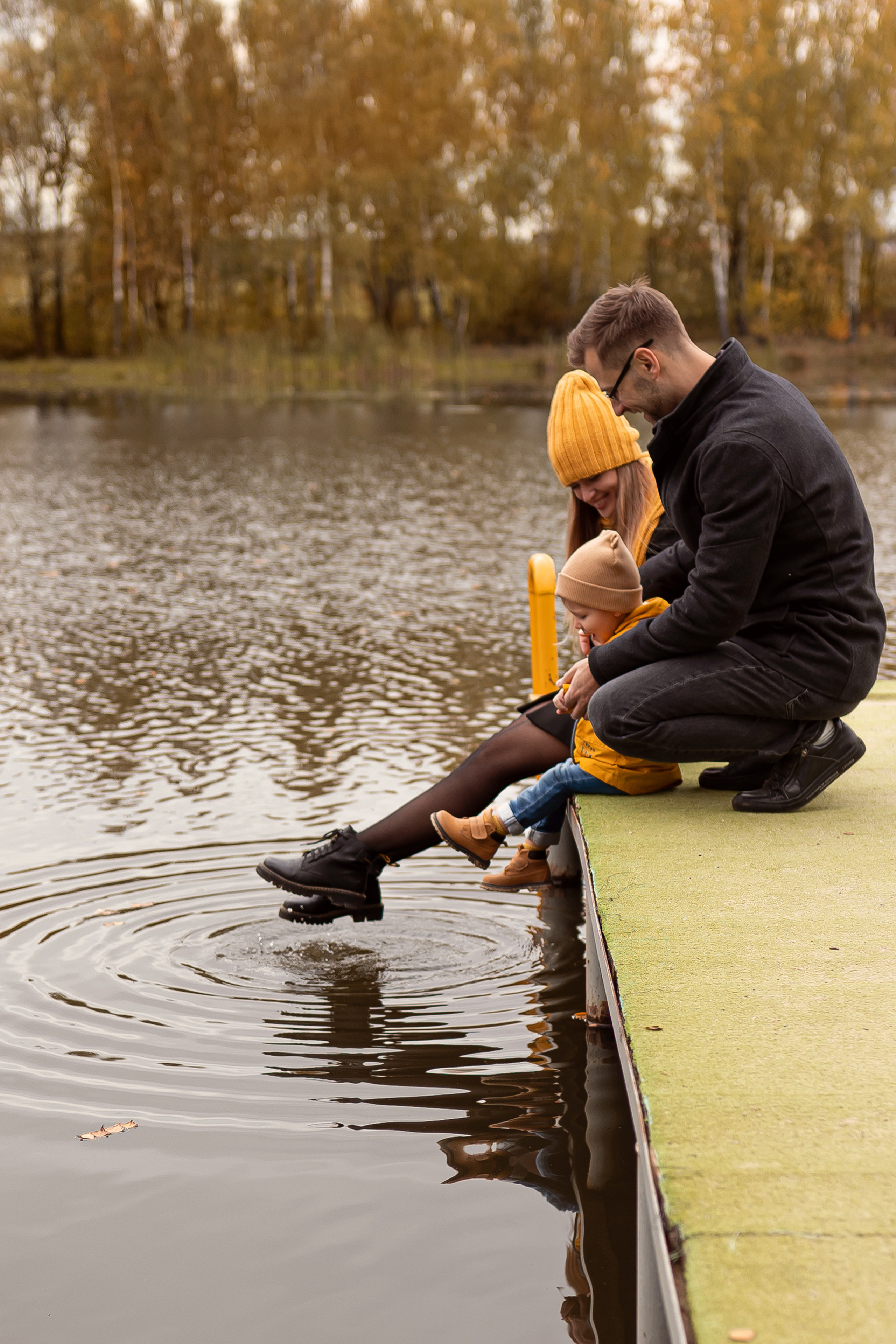 Осенняя прогулка Мишеньке 2 года. Фотограф новорожденных Москва, Домодедово