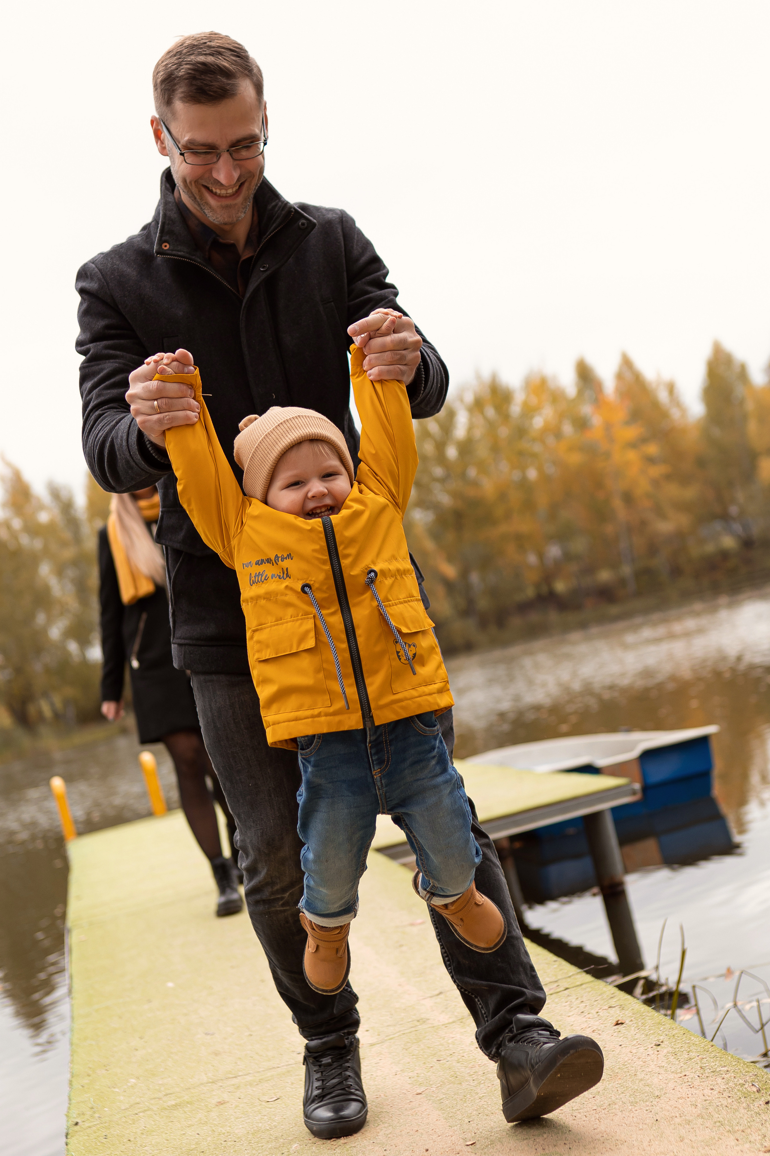 Осенняя прогулка Мишеньке 2 года. Фотограф новорожденных Москва, Домодедово