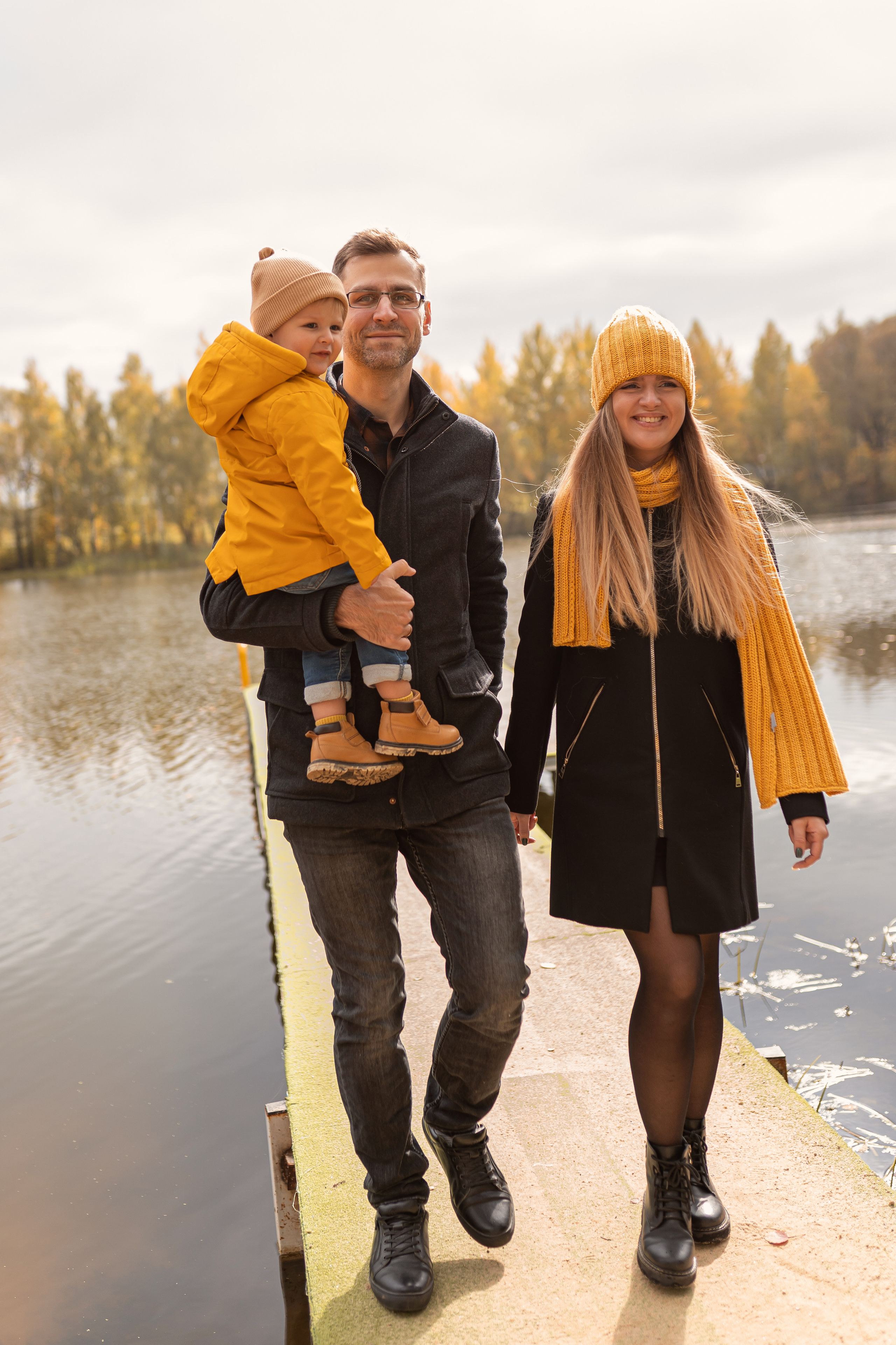 Осенняя прогулка Мишеньке 2 года. Фотограф новорожденных Москва, Домодедово