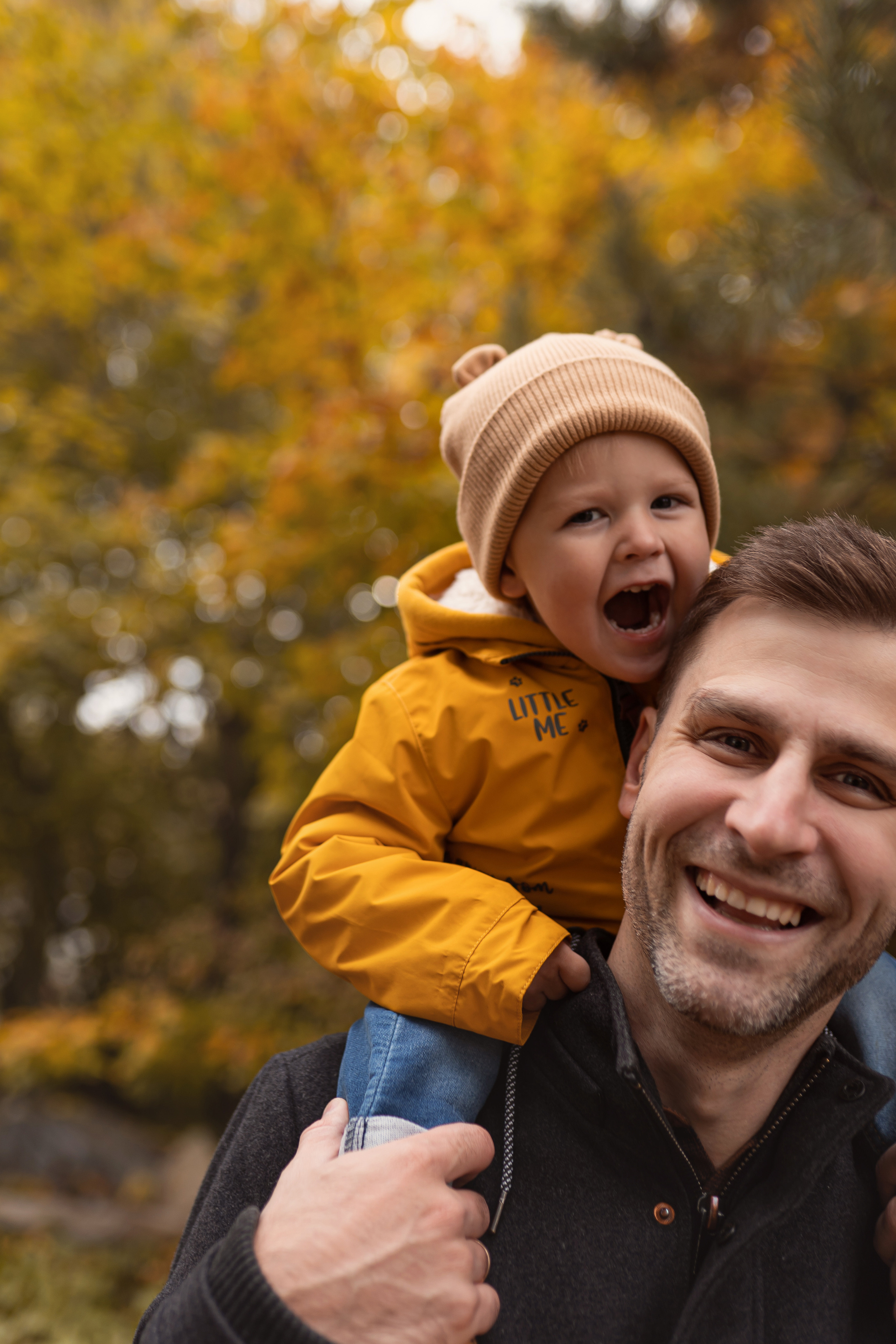 Осенняя прогулка Мишеньке 2 года. Фотограф новорожденных Москва, Домодедово