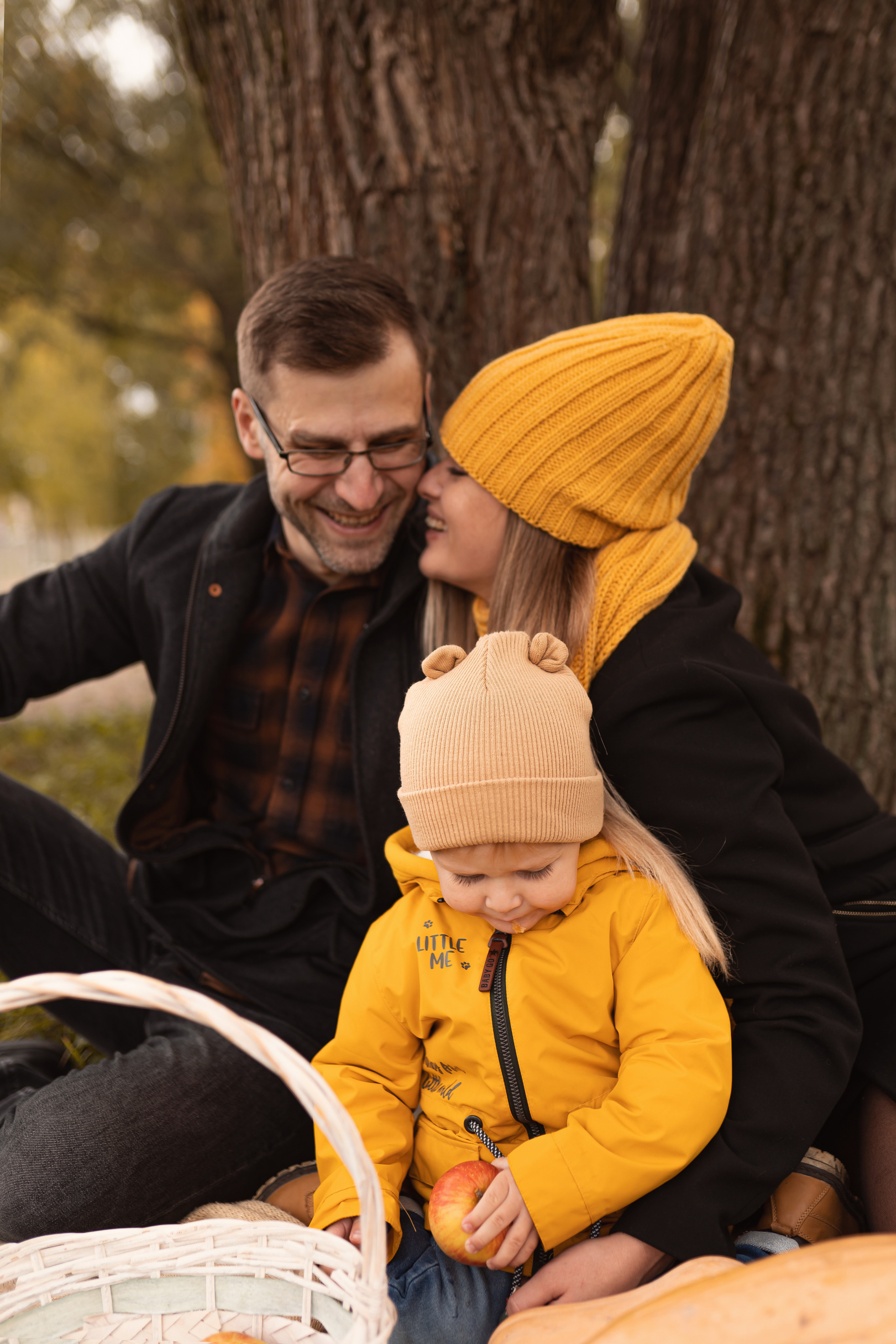 Осенняя прогулка Мишеньке 2 года. Фотограф новорожденных Москва, Домодедово
