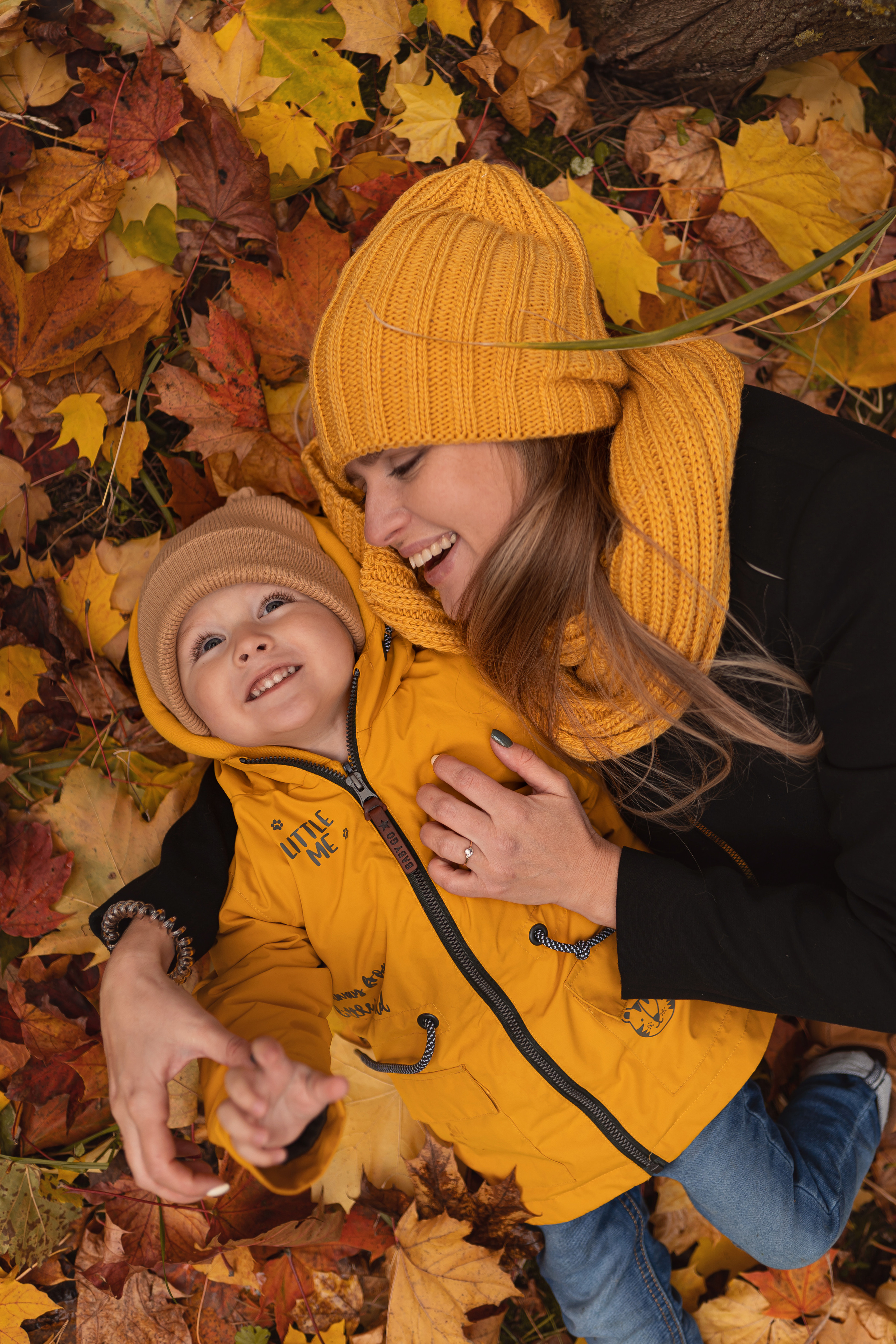 Осенняя прогулка Мишеньке 2 года. Фотограф новорожденных Москва, Домодедово