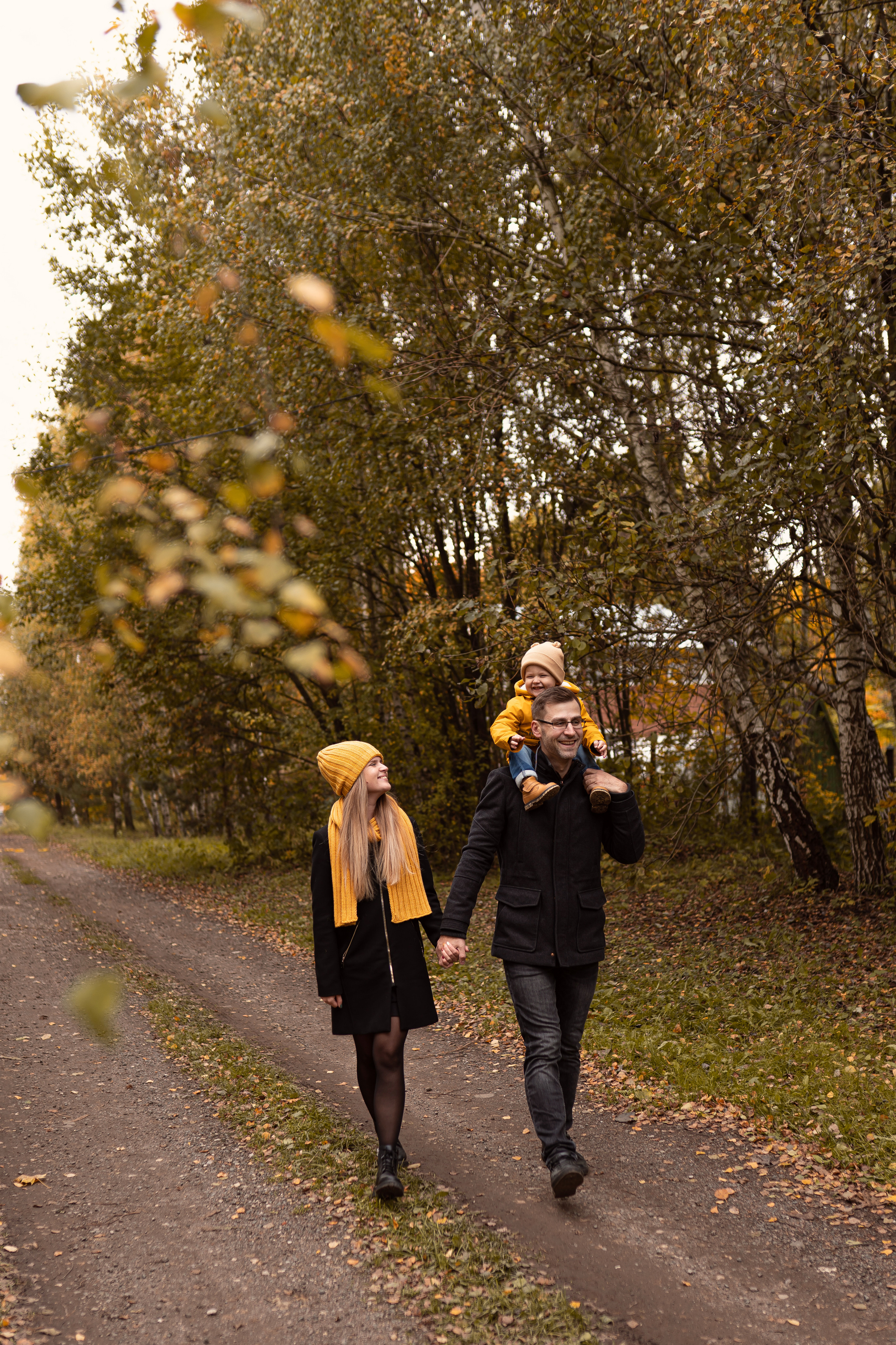 Осенняя прогулка Мишеньке 2 года. Фотограф новорожденных Москва, Домодедово