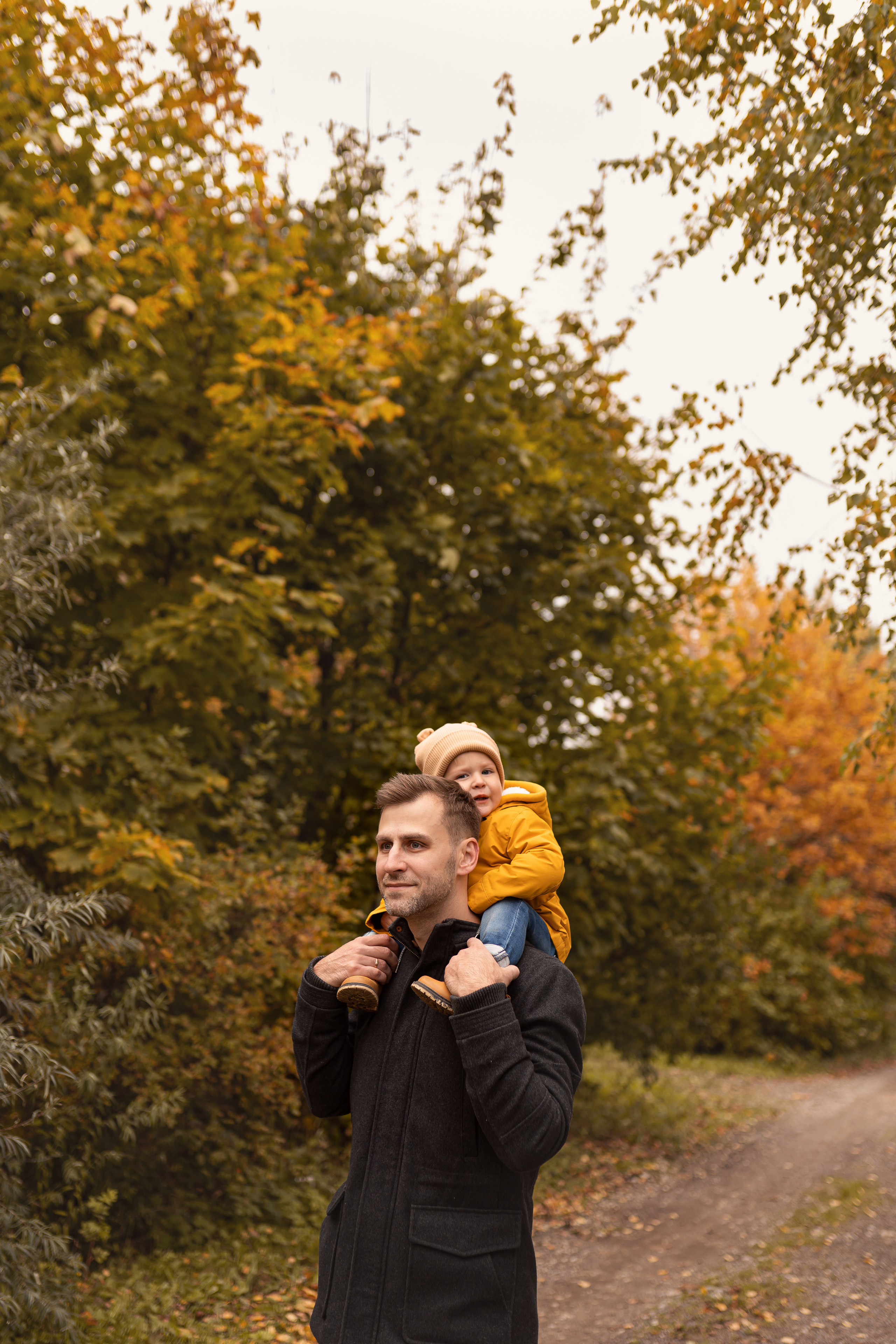 Осенняя прогулка Мишеньке 2 года. Фотограф новорожденных Москва, Домодедово