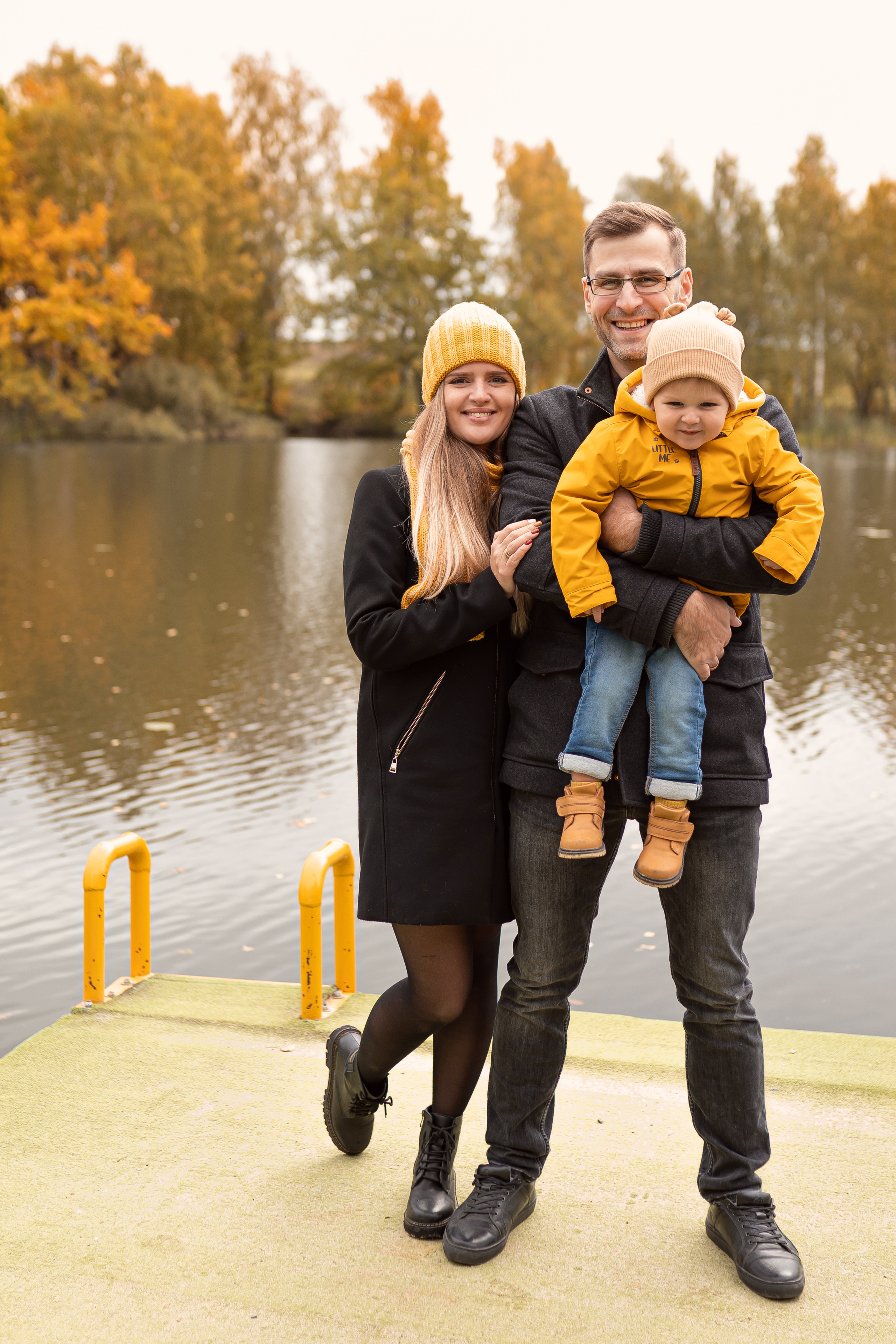 Осенняя прогулка Мишеньке 2 года. Фотограф новорожденных Москва, Домодедово