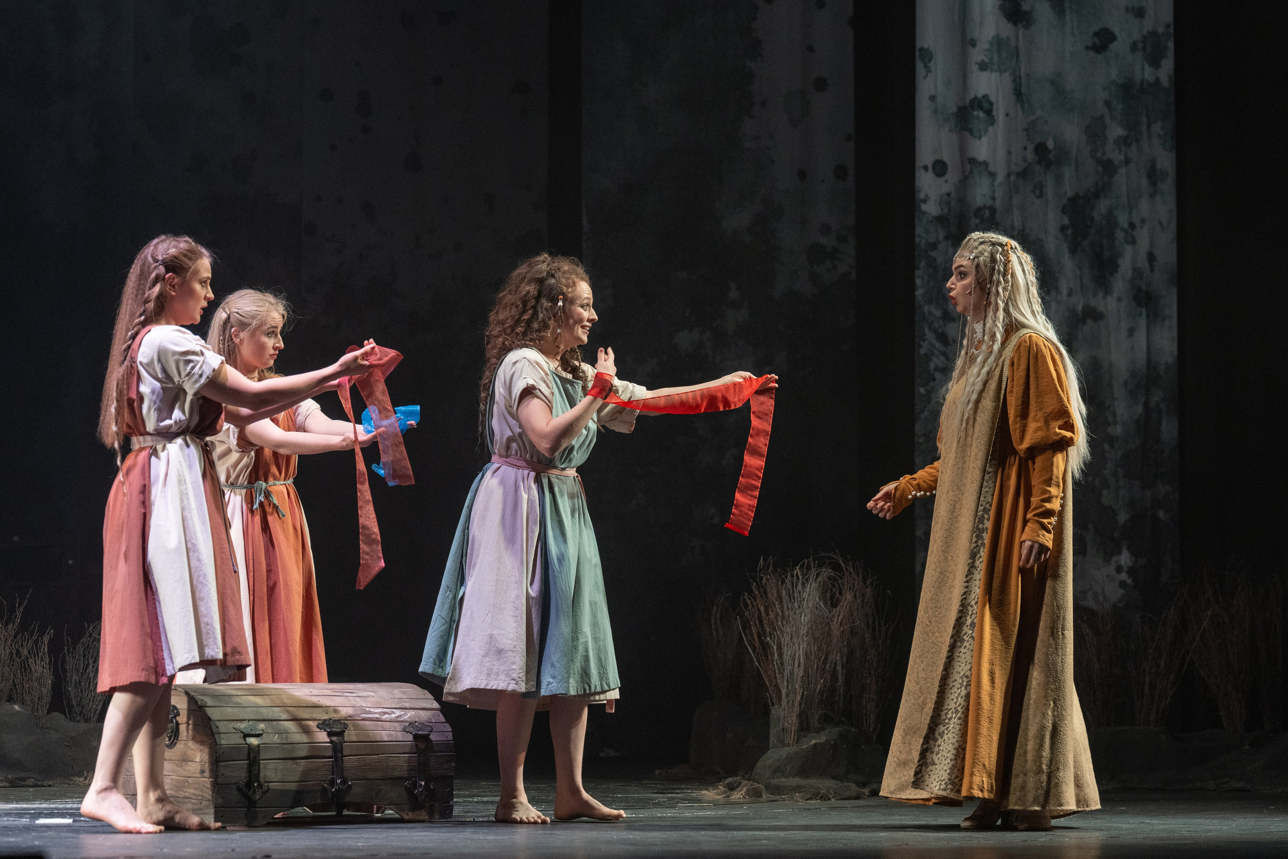 Алтайский молодёжный театр: Яга. Сайт фотографа Сергея Абрамова