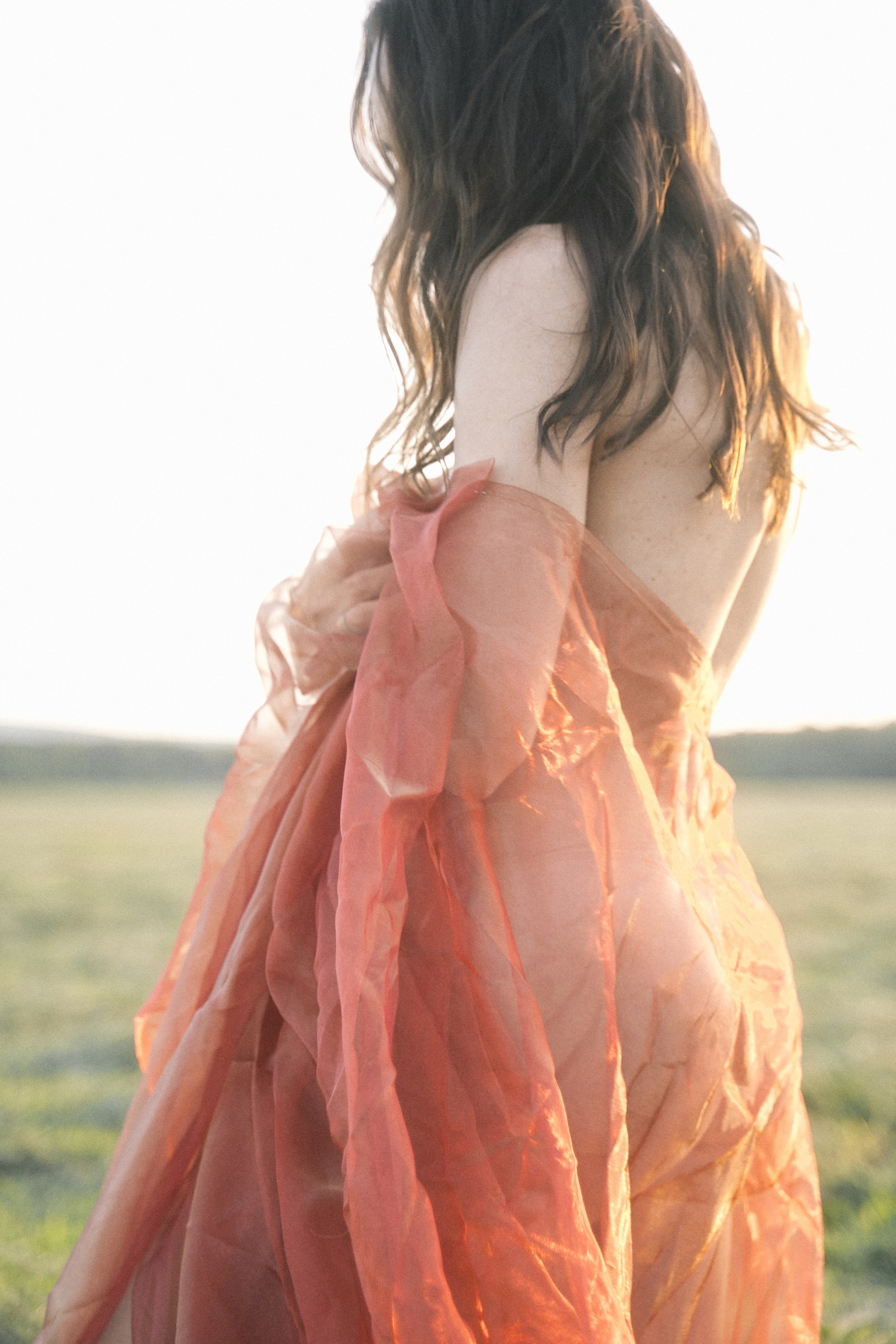 Eleonora in field. Главная