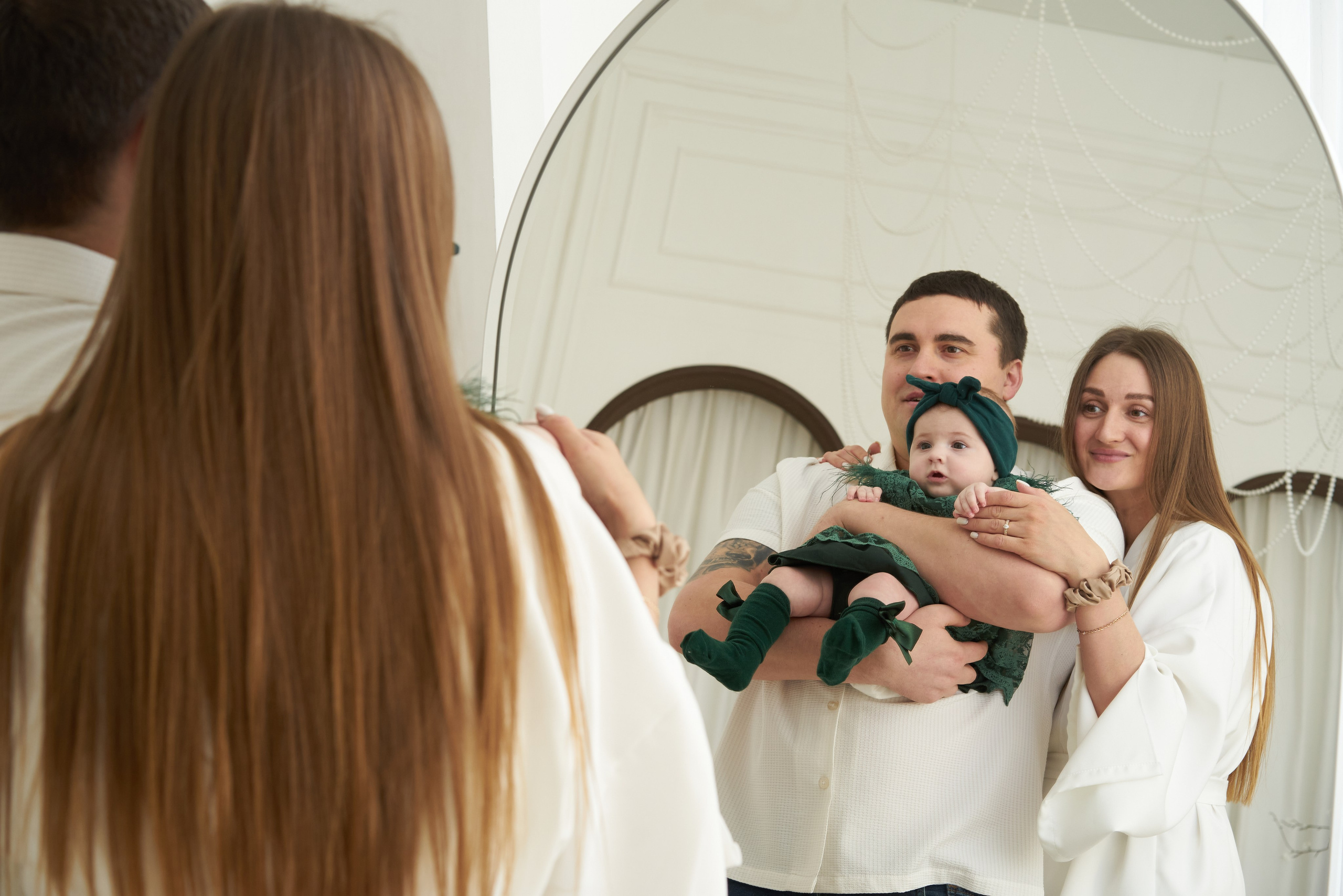 Семейная фотосессия в студии. Фотограф Екатеринбург Кокшарова Александра