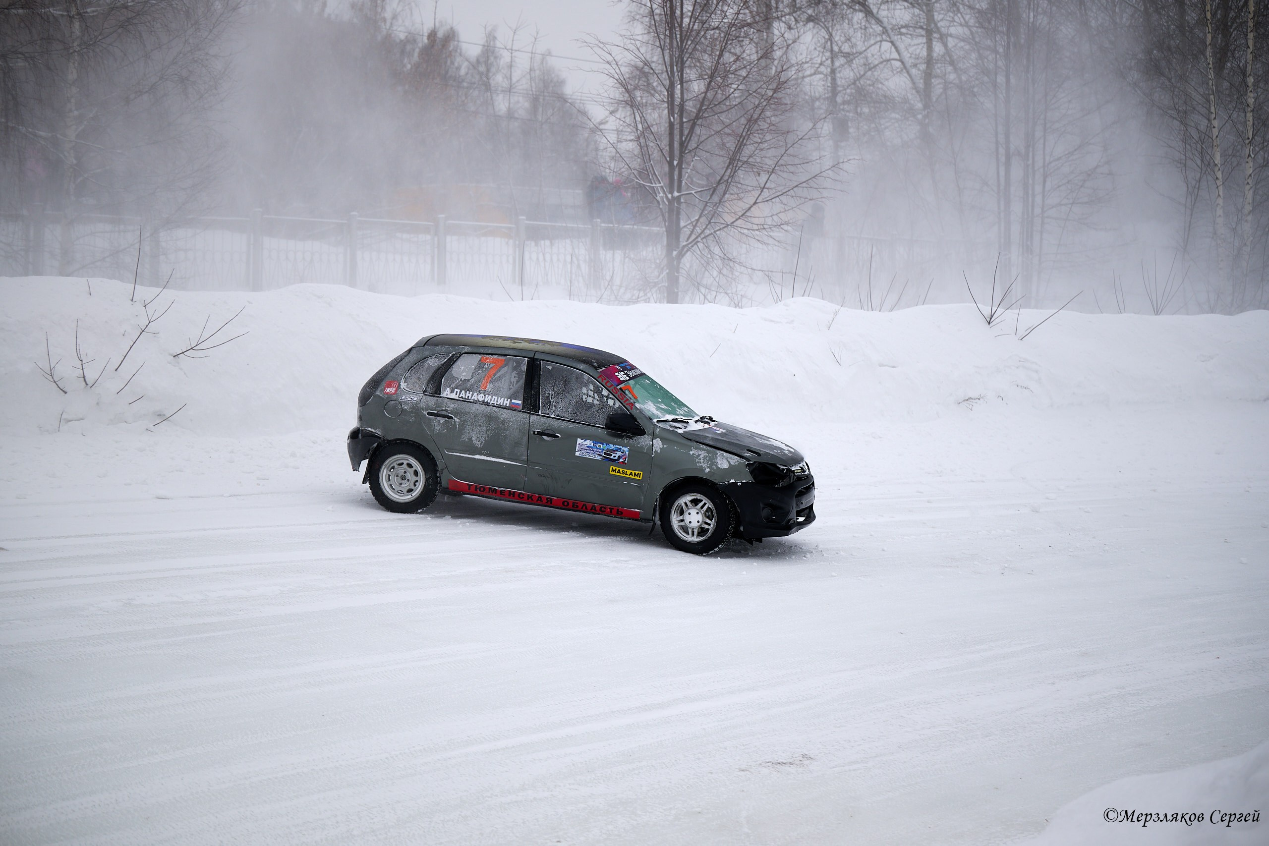 Трековые автогонки на льду Чемпионат России. Спортивный репортажный фотограф в Ижевске Сергей Мерзляков