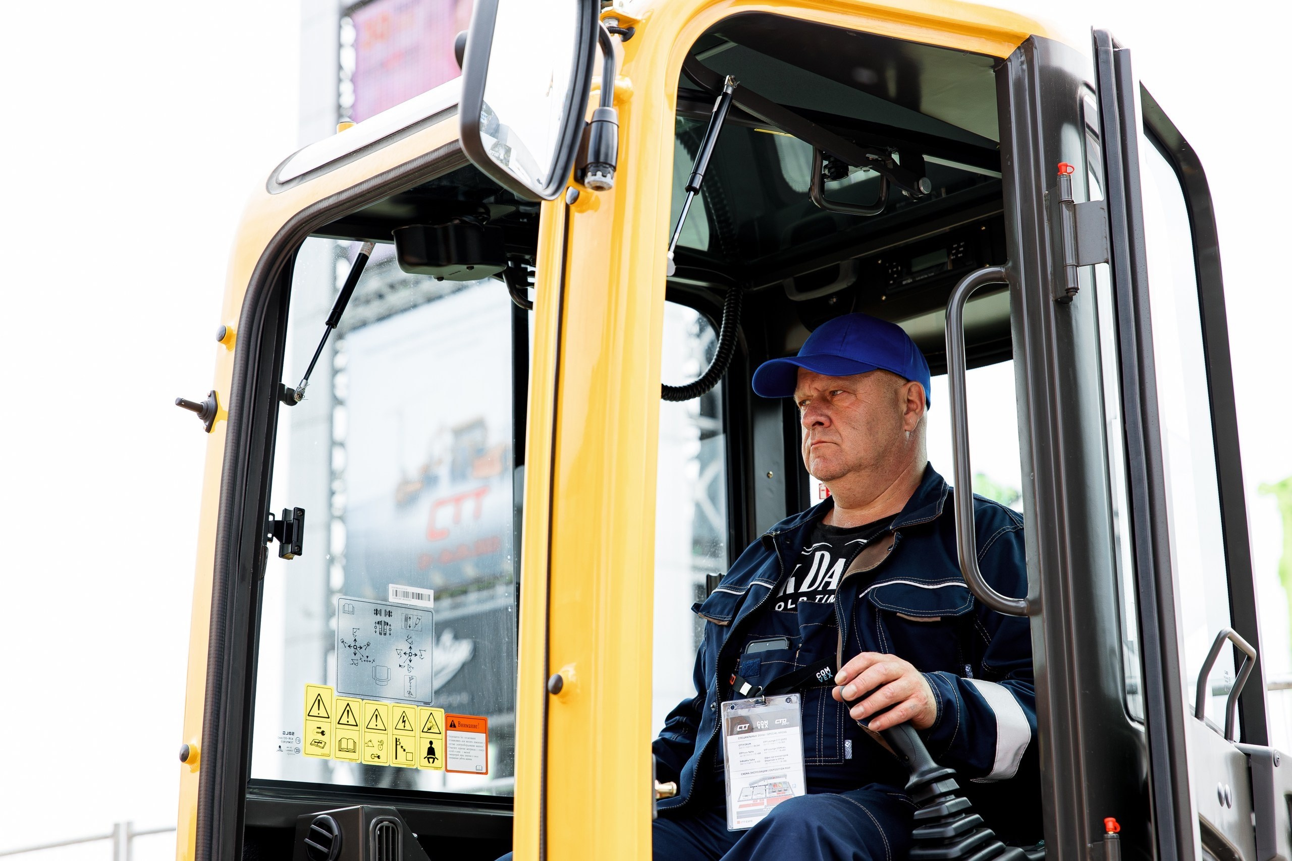 Выставка компании «Русбизнесавто». Репортажный фотограф Семён Борисов | Москва