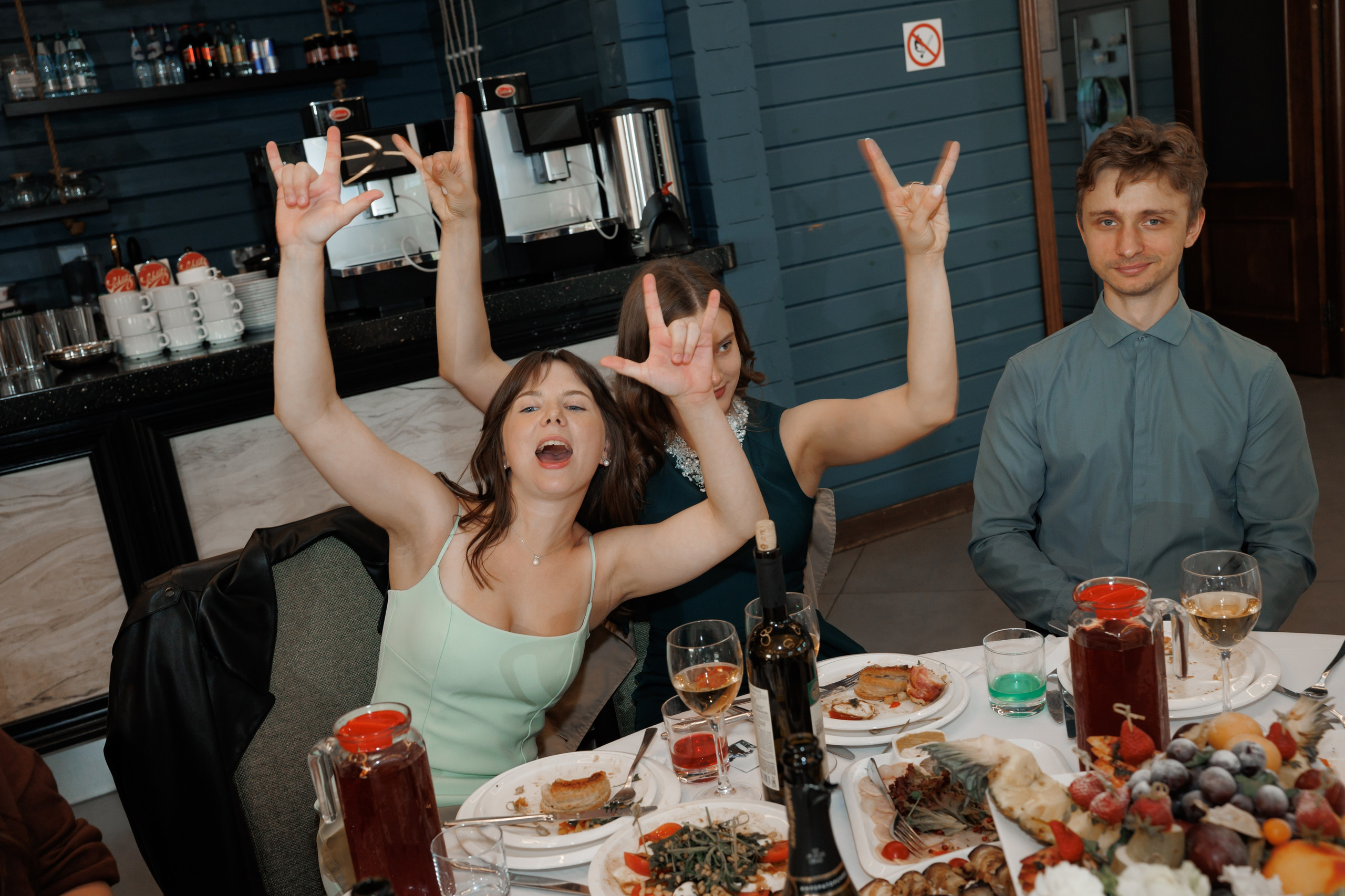 Регистрация в отеле Fish Point, ЗАГС Бутово, прогулка в Остафьево. Свадебный и репортажный фотограф (Москва, Королев и другие)