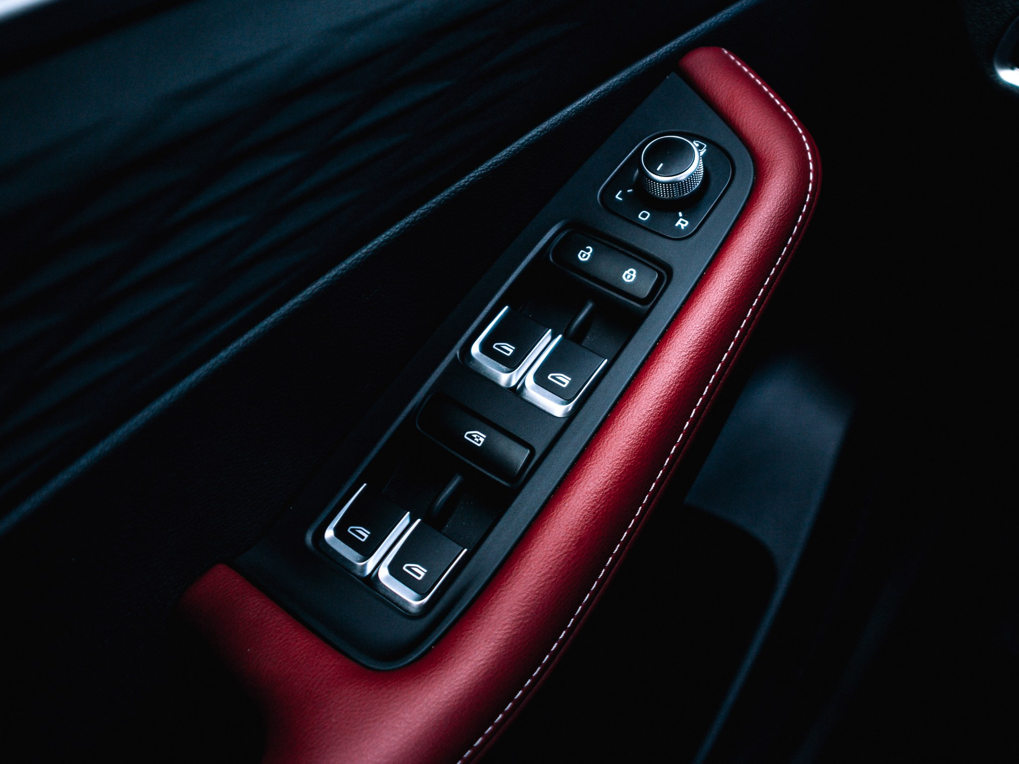 Съёмка для автосалона | Коммерческая фотография в Екатеринбурге. Портретный и репортажный фотограф в Екатеринбурге