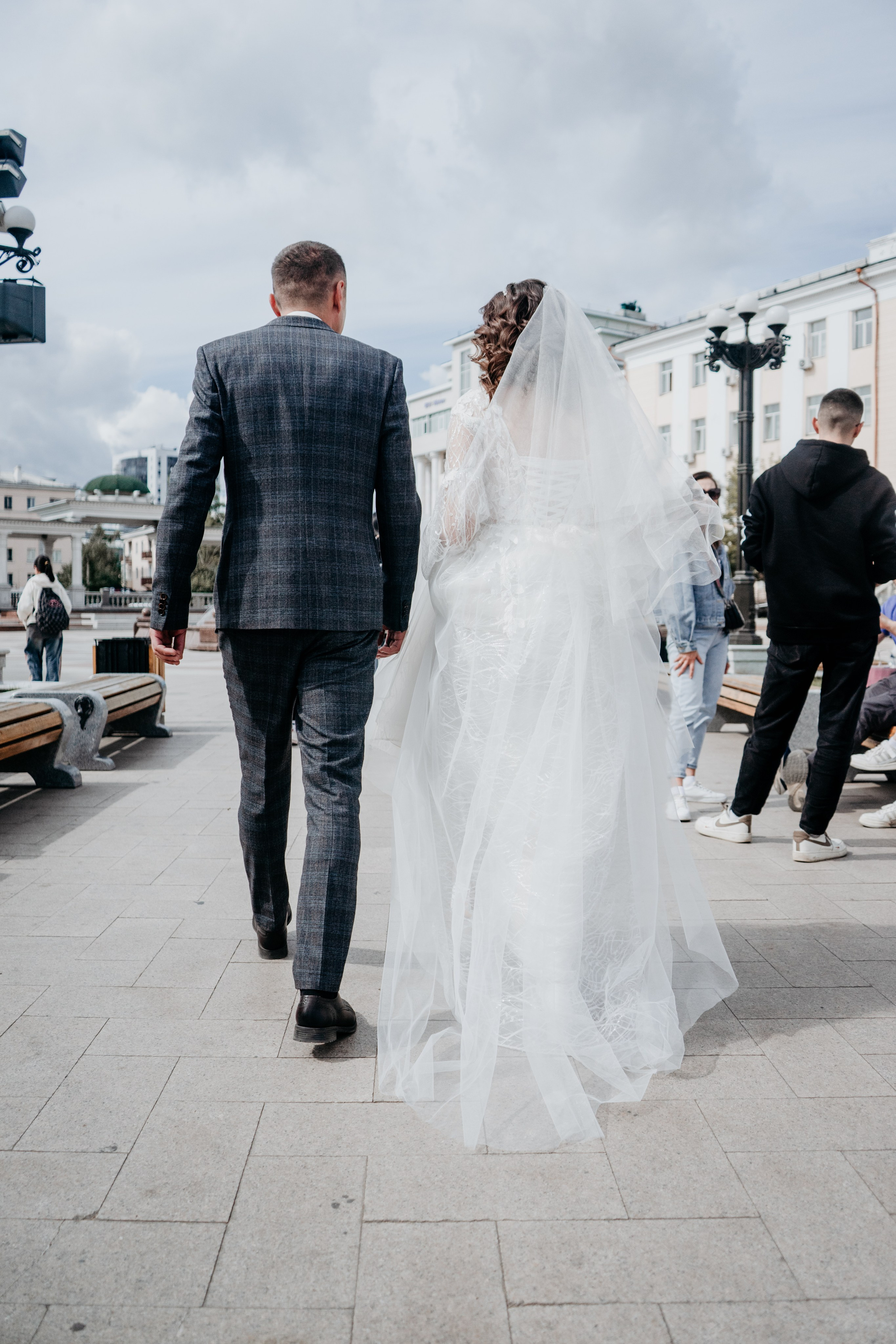 Свадебный фотографии с прогулки в окрестностях Улан-Удэ. Фотограф в Улан-Удэ. Свадебный фотограф в Улан-Удэ