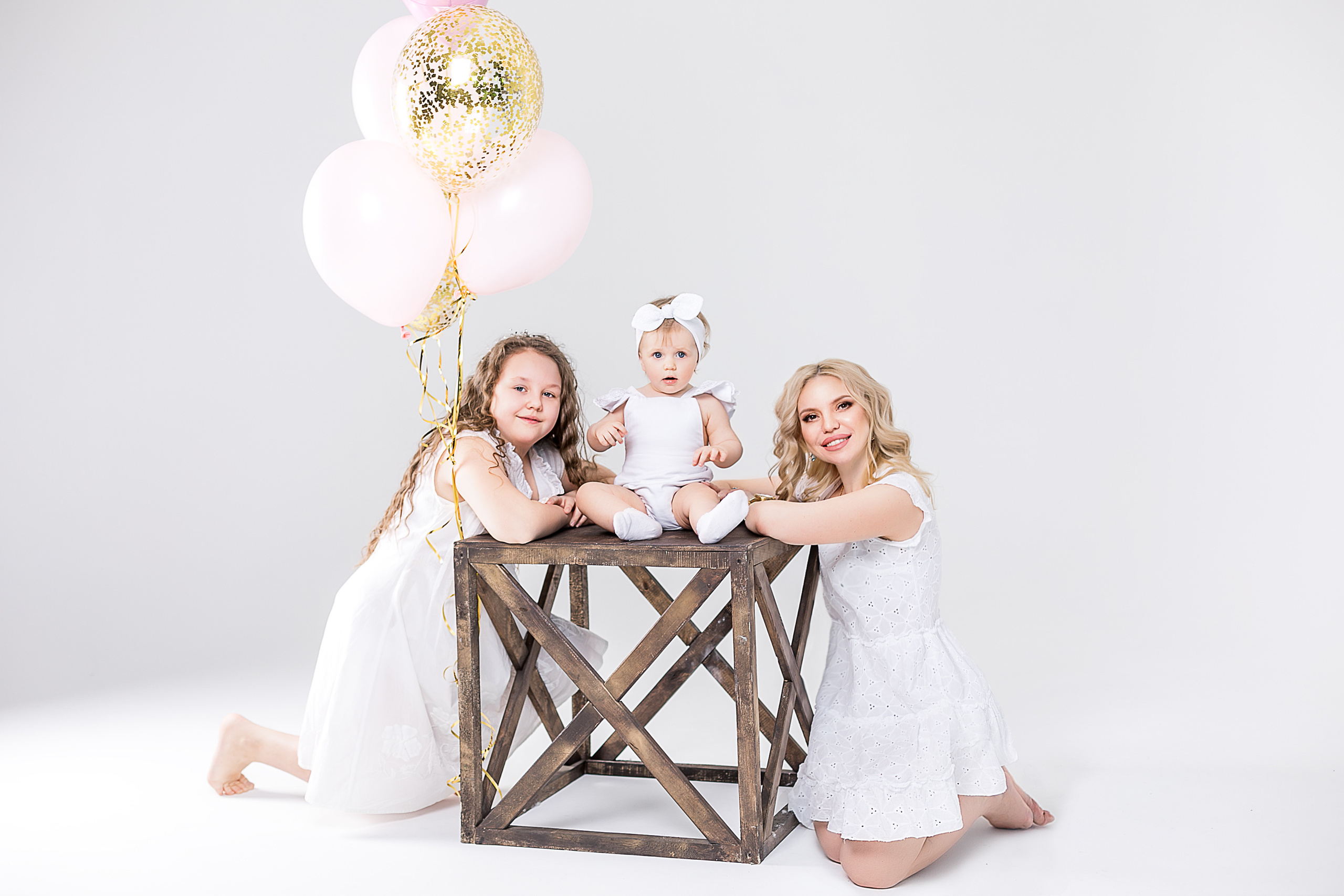Семейная фотосессия в студии. Детский и семейный фотограф в Стерлитамаке Миронова Юлия