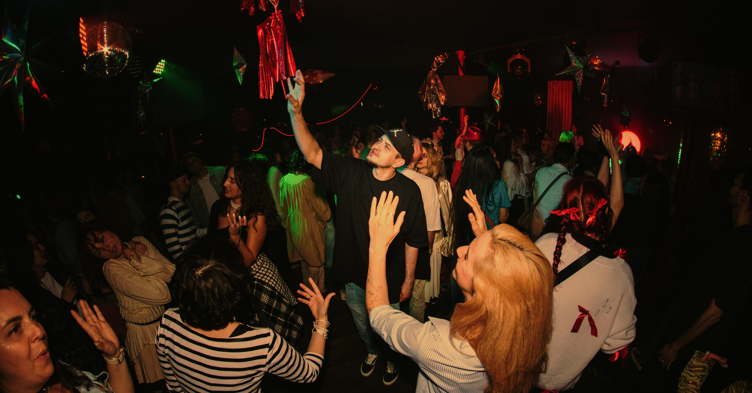 Морское Дикое Диско. Портретный и концертный фотограф в Санкт-Петербурге Егор Телятников