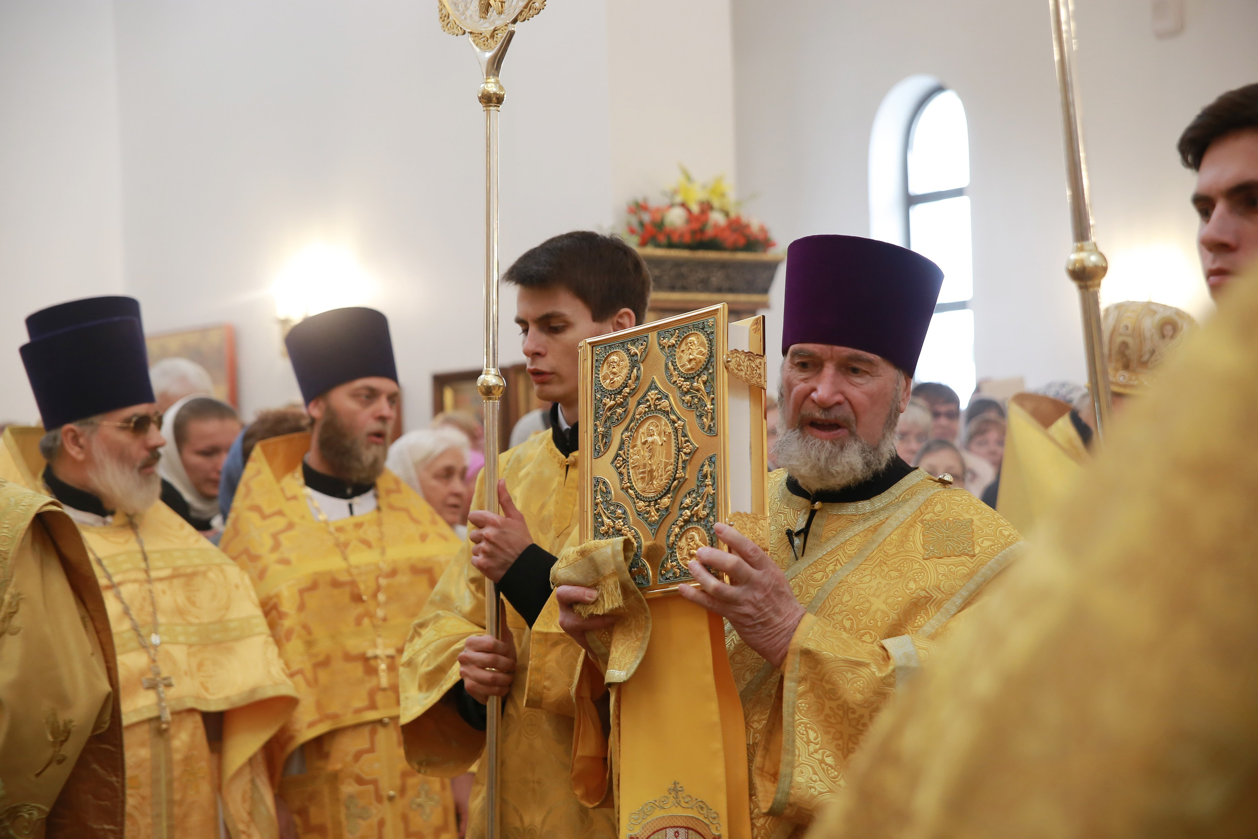 Освящение храма Алексия Мечева в Вешняках. Антонина Морозова, профессиональный семейный фотограф видеограф