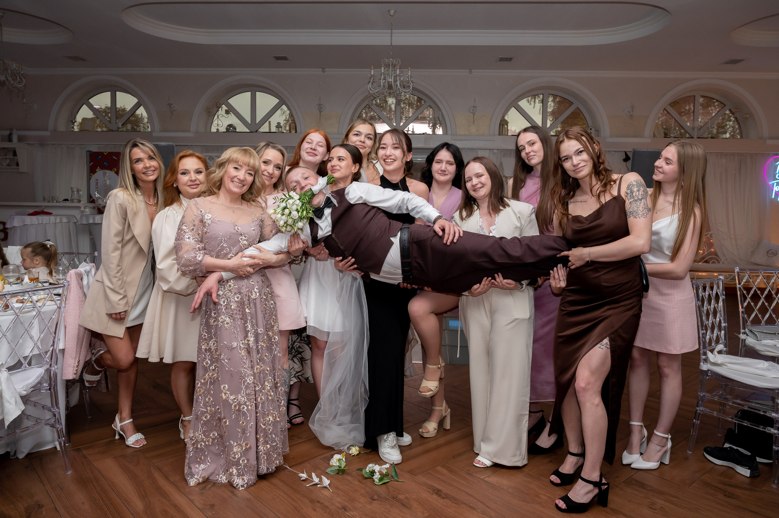 Елизавета и Максим (фотосессия у Дворца Штиглица, набережная Мойки и у Законодательного собрания). Портретный, семейный и свадебный фотограф в Санкт-Петербурге и в Пушкине Ширяев Денис