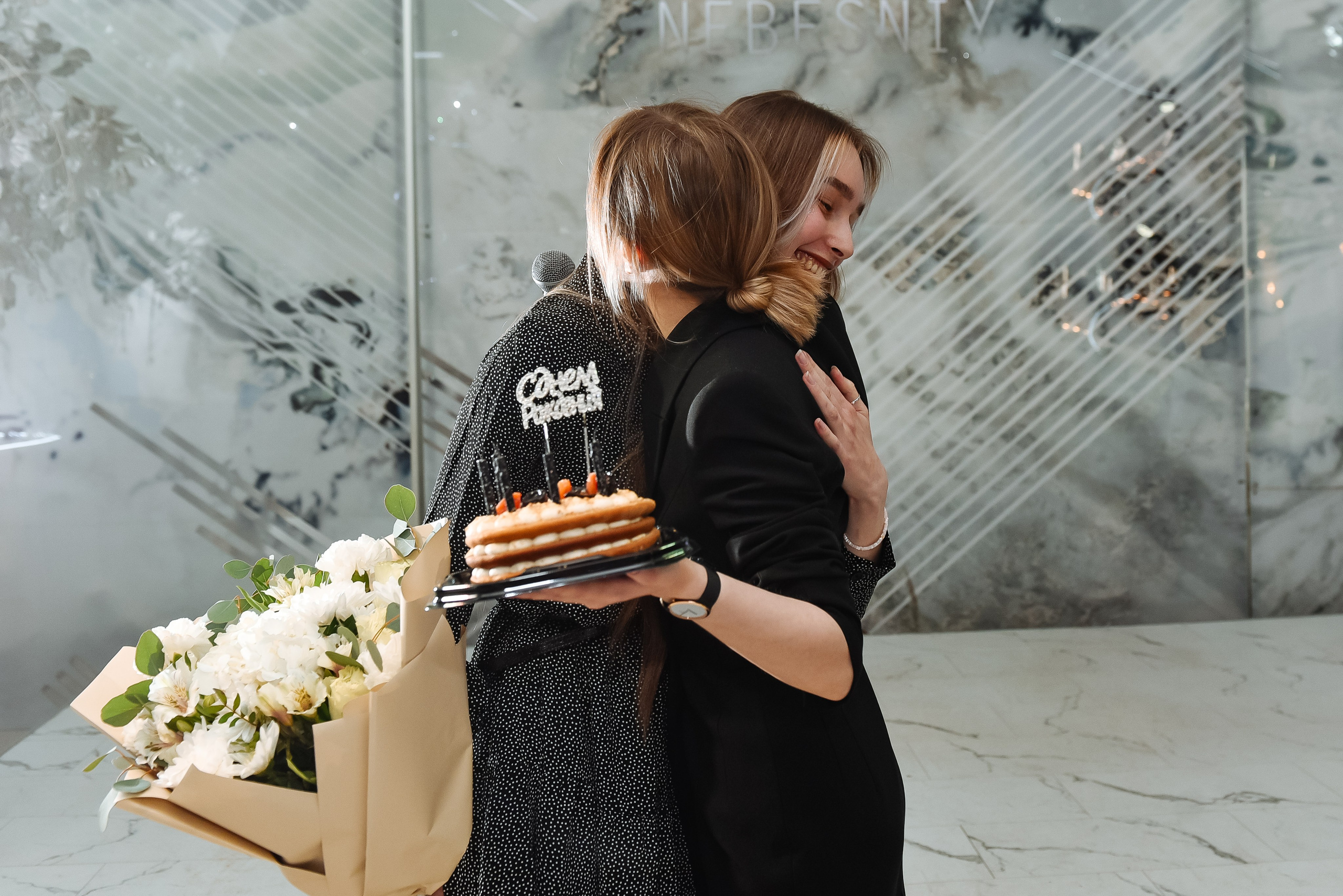 Новогодний корпоратив в ресторане Nebesa. Анастасия Петрович фотограф, фотокорреспондент в Москве и Санкт-Петербурге. Фотосъёмка репортажа, мероприятия, корпоративная съёмка, контент