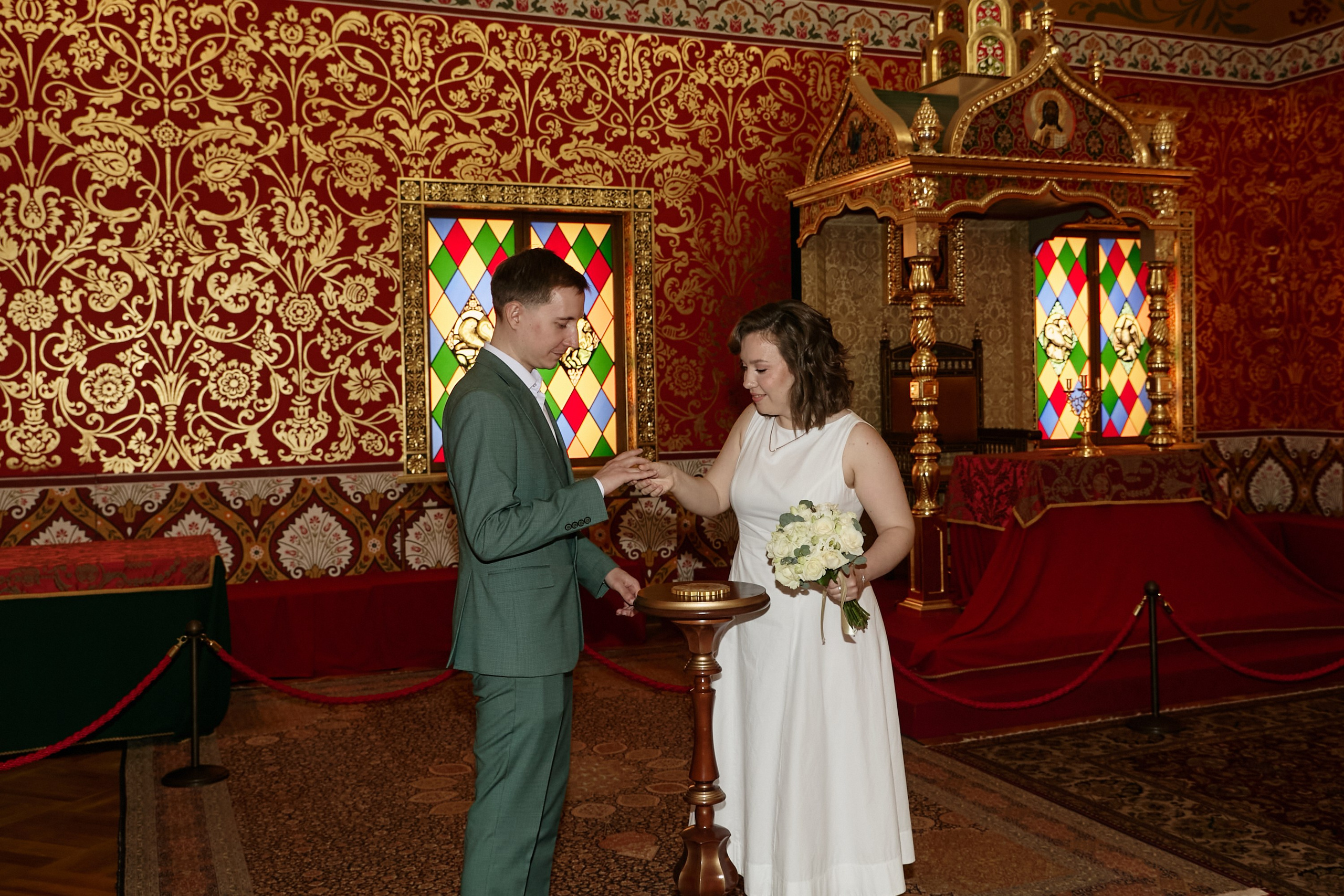 Анонс, свадебная съёмка Александра и Анастасии. Роспить — дворец каря Алексея Михайловича в парке Коломенское, прогулка Коломенское. Фотограф и свадебный фотограф в Москве