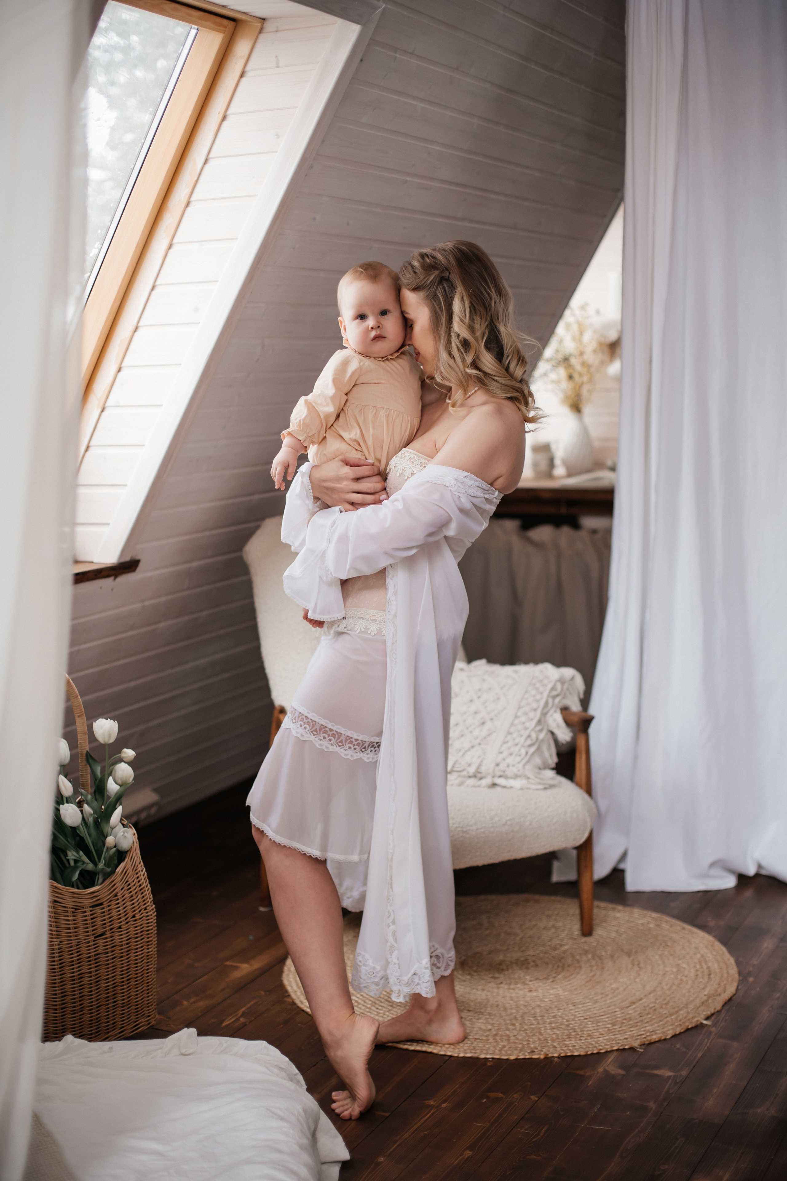 Алиса с мамой Кристиной в нежной семейной фотосессии в Домике Элли г. Пушкино. Семейный и детский фотограф в Сергиев Посаде, Хотьково Якимчук Любовь