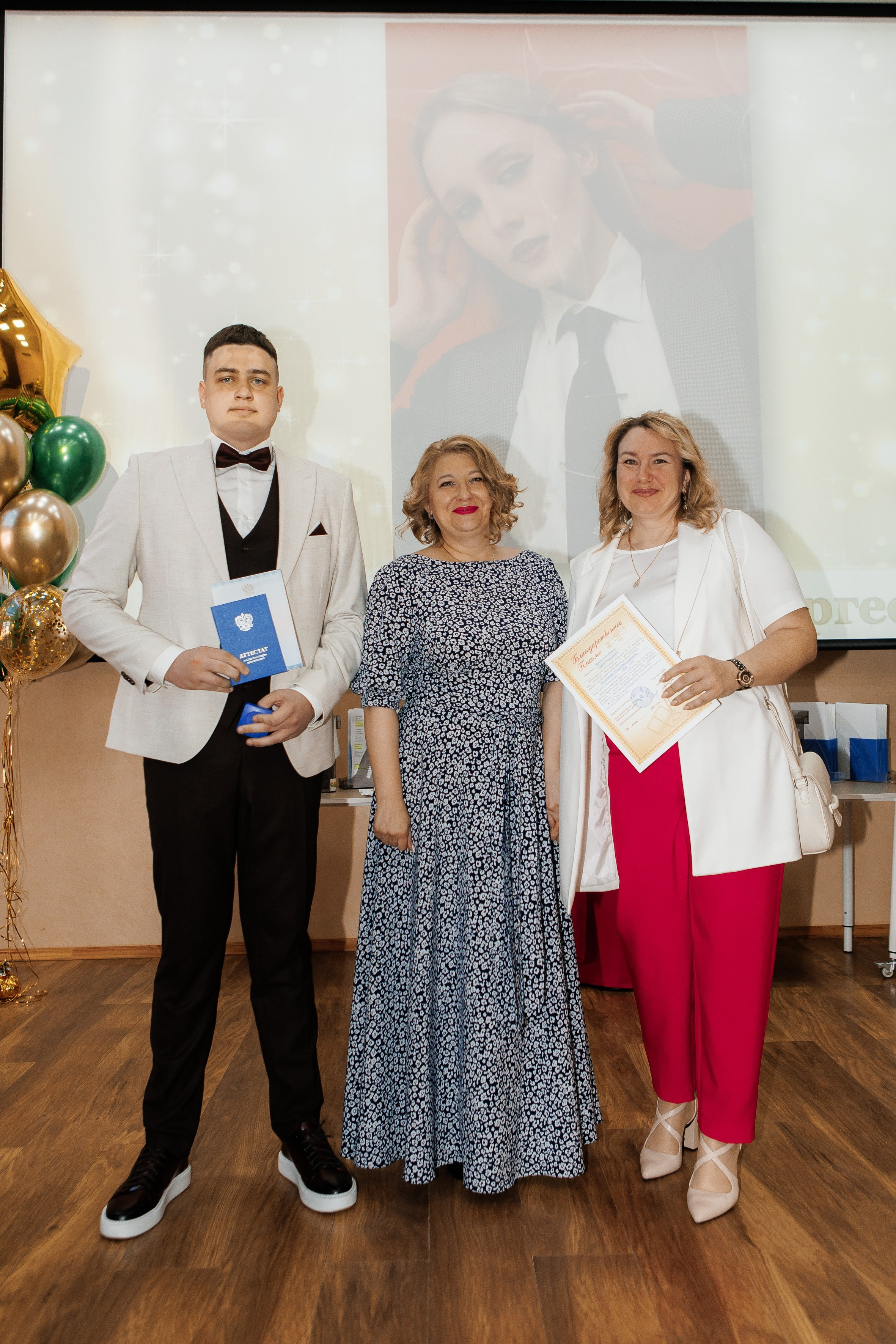 Выпускной Гимназия 12 2024 г. Свадебный и портретный Фотограф в Липецке Дмитрий Котюков