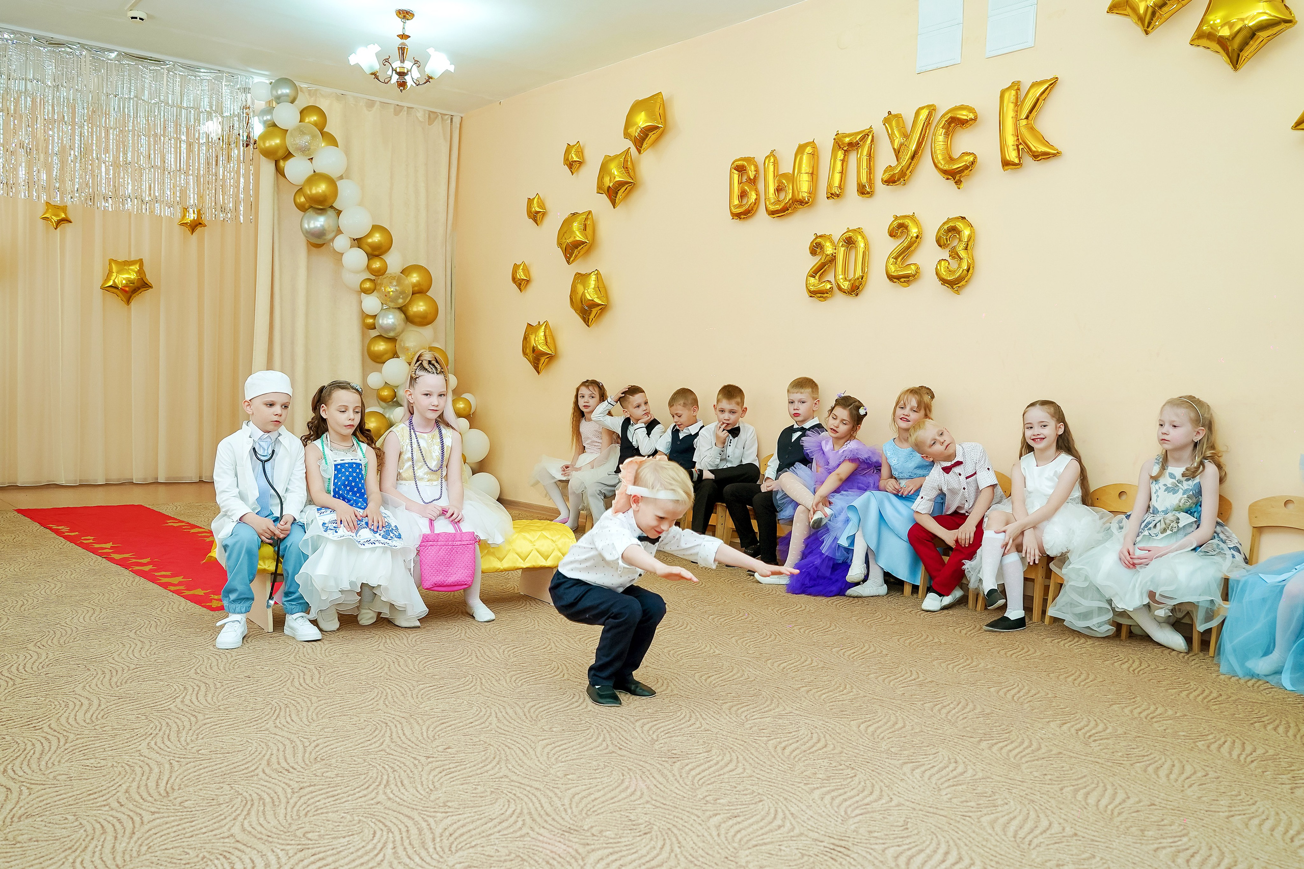 Фотосъемка видеосъёмка фотограф видеооператор новогодних утренников  в. Фотограф, видеооператор Нина Коршунова