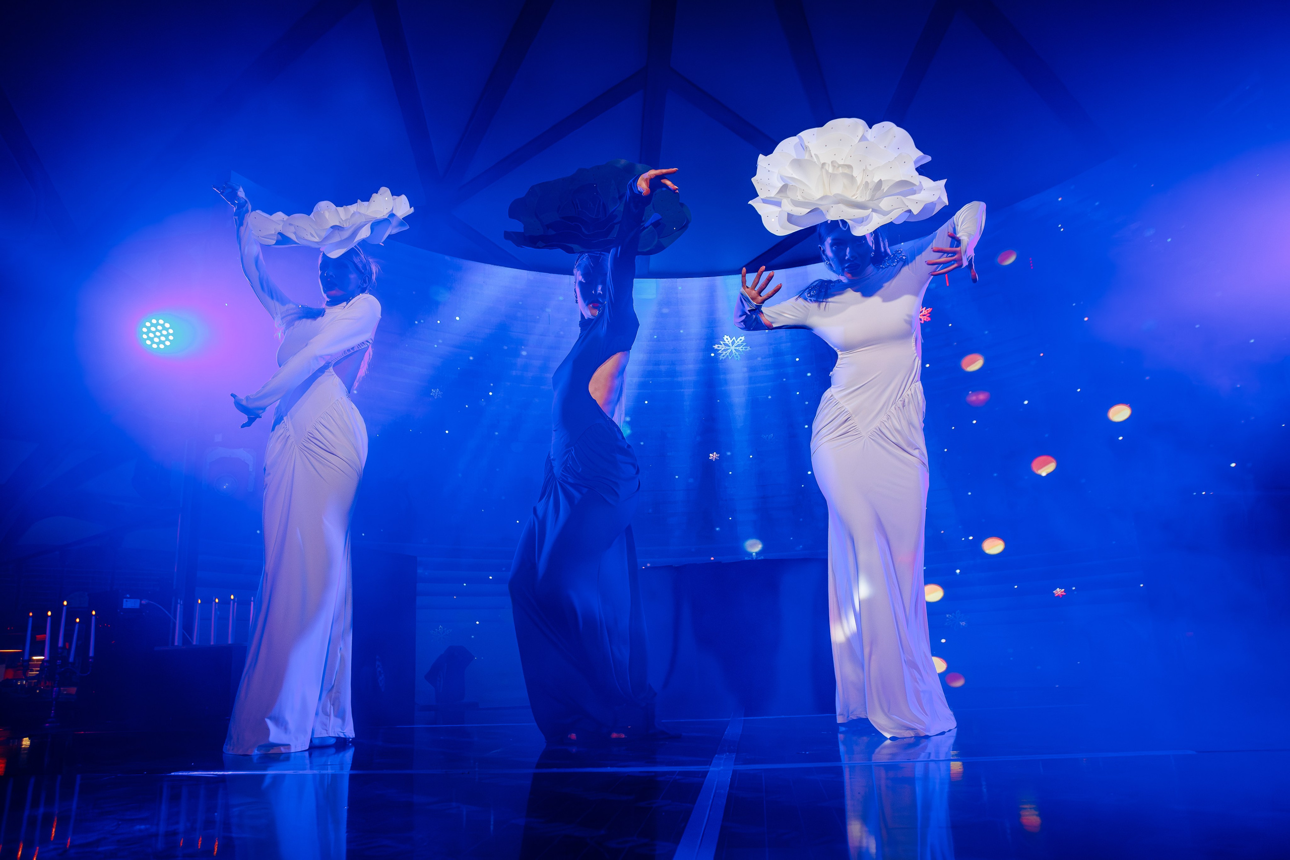 Новогодняя шоу-программа «MAGIC TIME» в PTIZZA BAR_Ялта_31.12.2025. Аминов Руслан | Фотограф